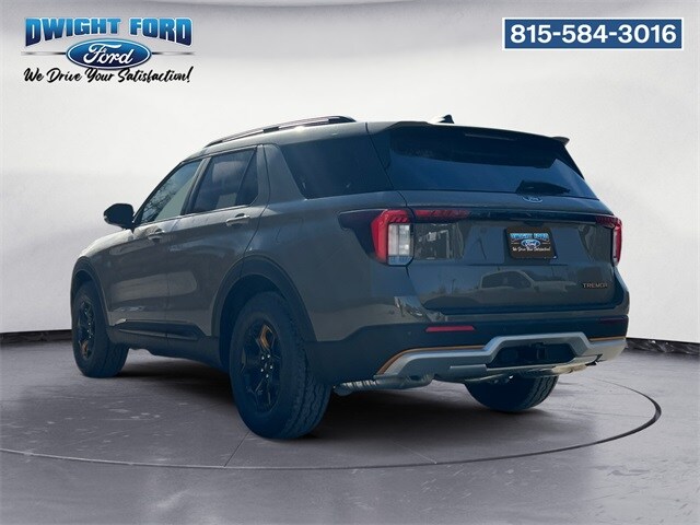 2026 Ford Explorer photo 2