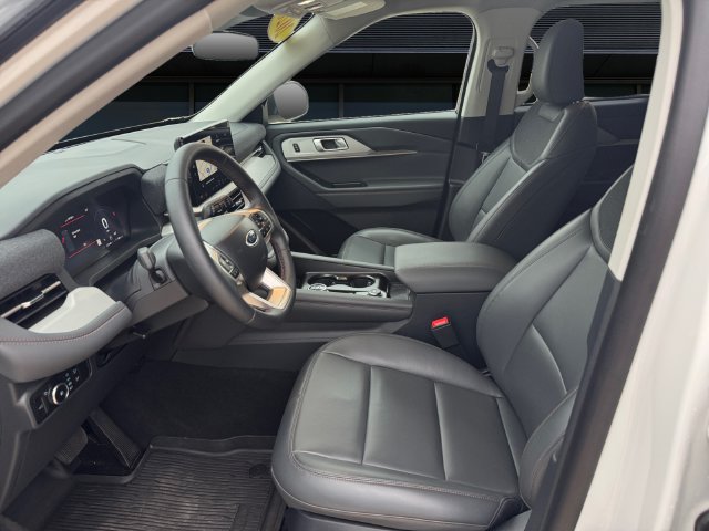 2026 Ford Explorer Active - Photo 8