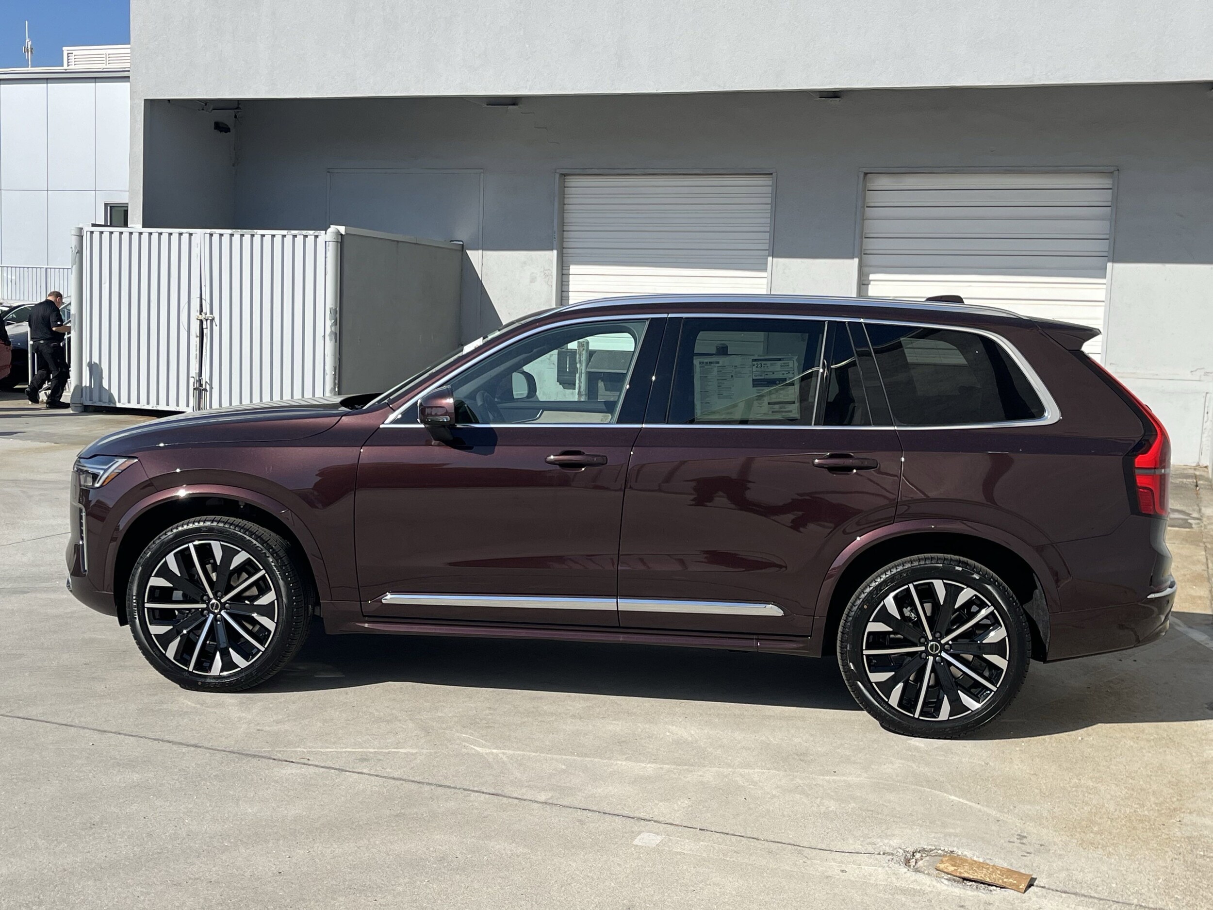 2025 Volvo XC90 Core photo 4
