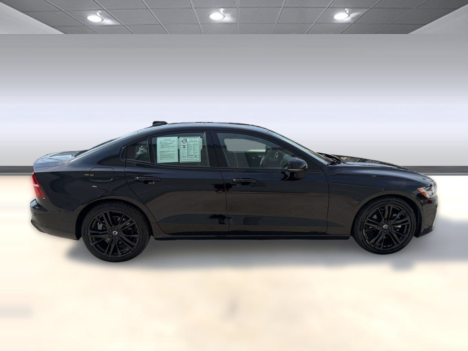 S60 Plus Black Edition Sedan