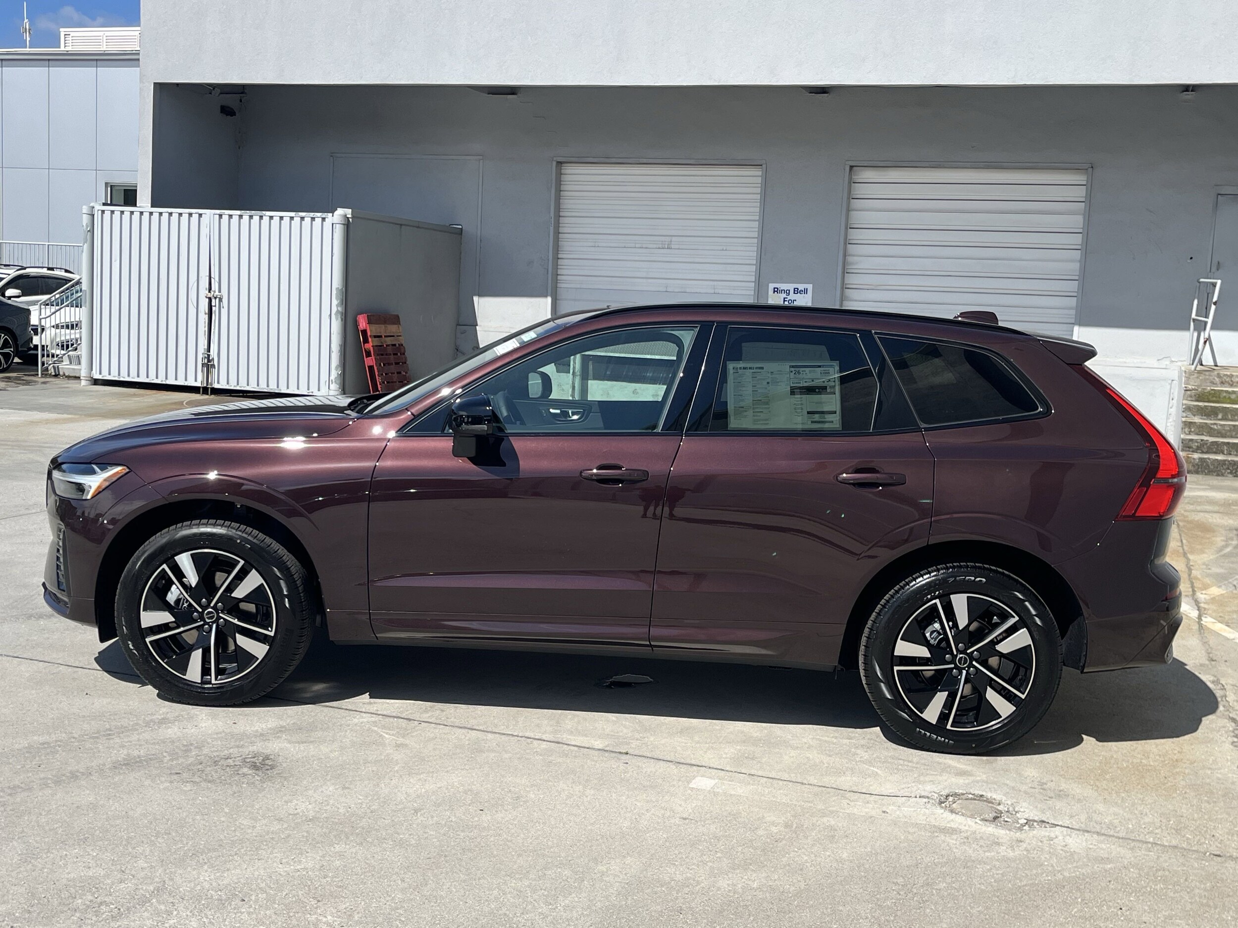 2026 Volvo XC60 B5 Core photo 3