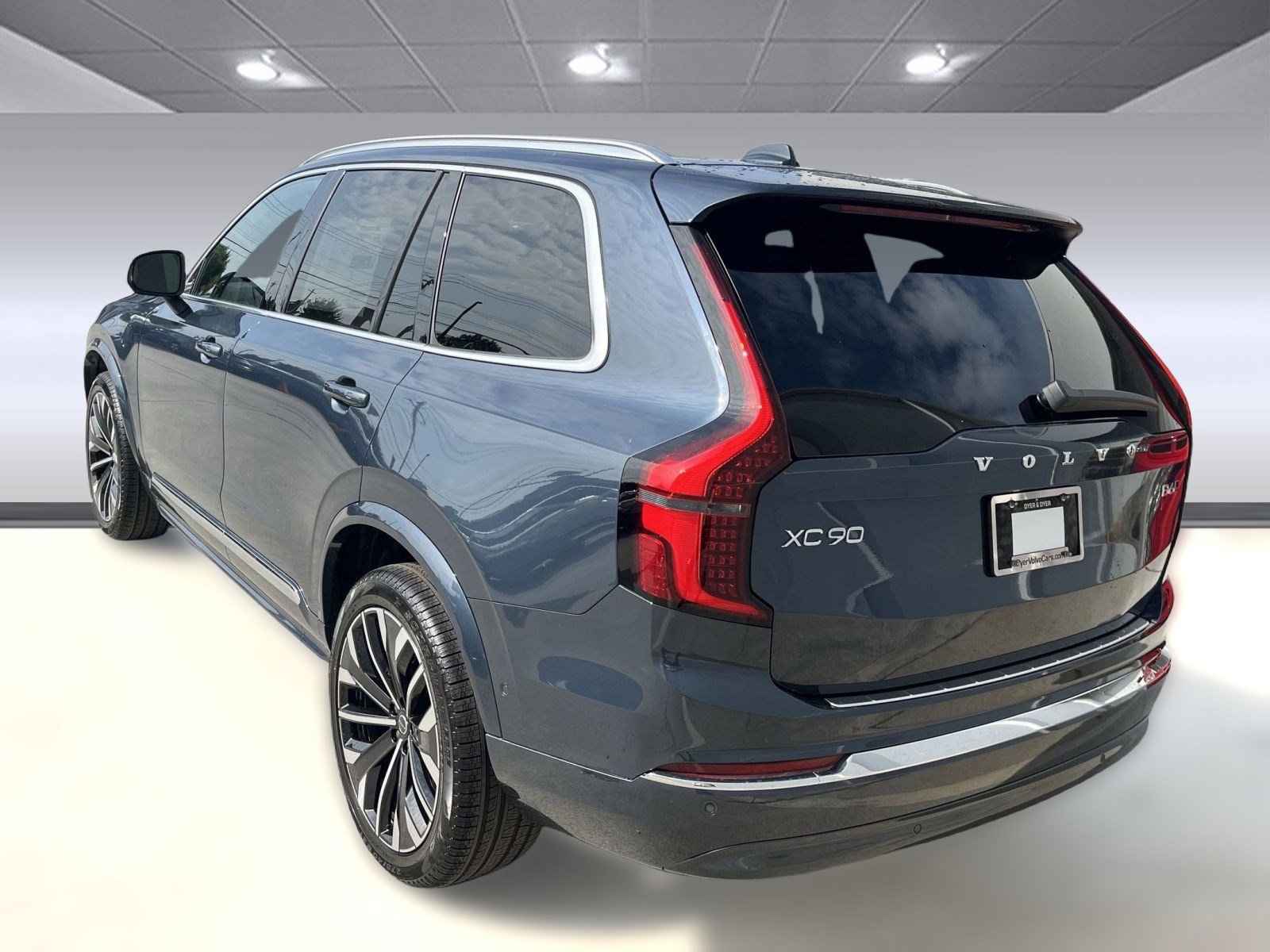 2026 Volvo XC90 Plus photo 3