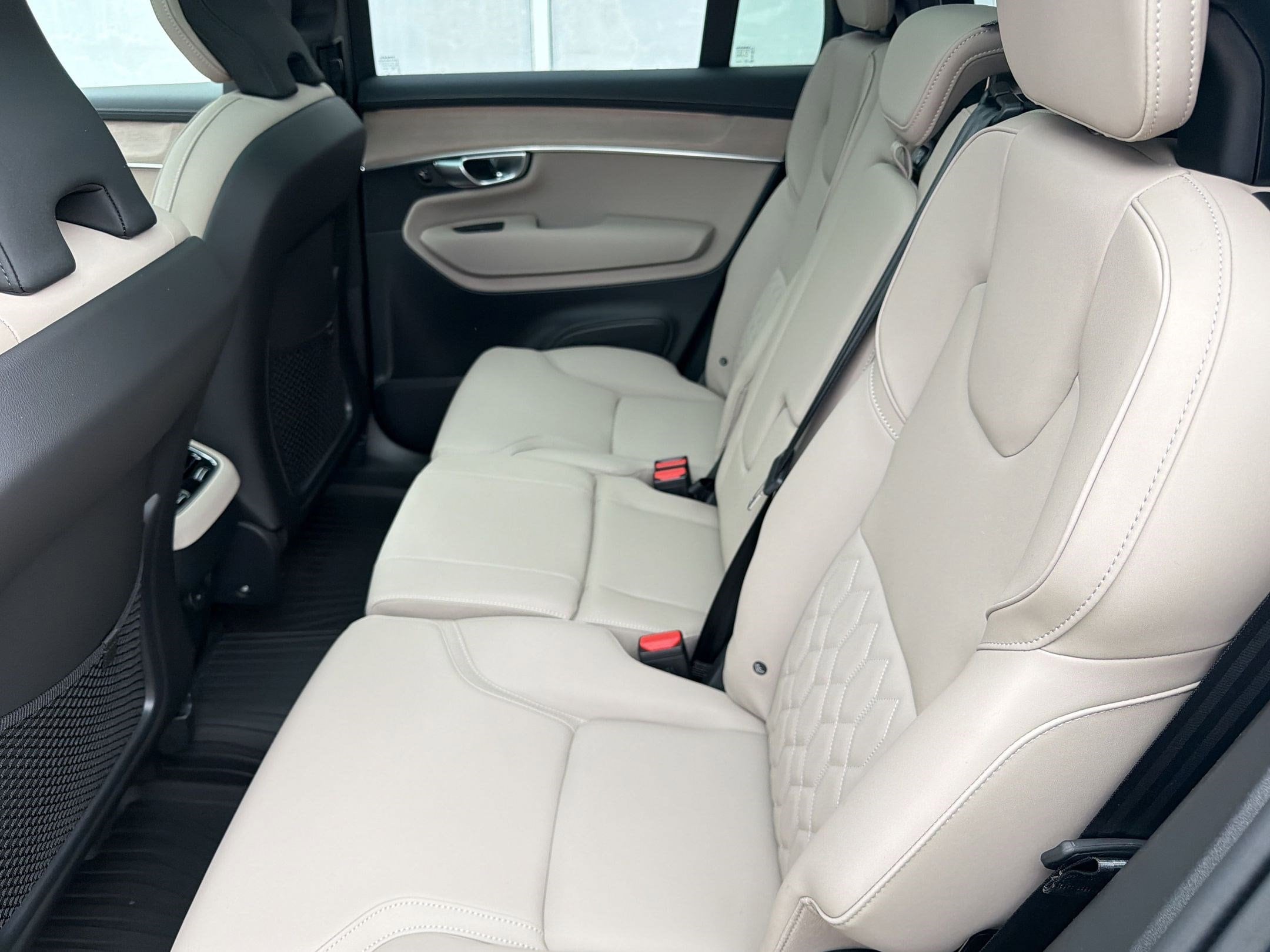 2026 Volvo XC90 Plus - Photo 26