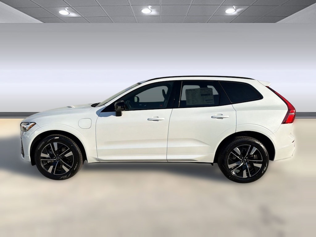 New 2026 Volvo XC60 plug-in hybrid T8 Core SUV