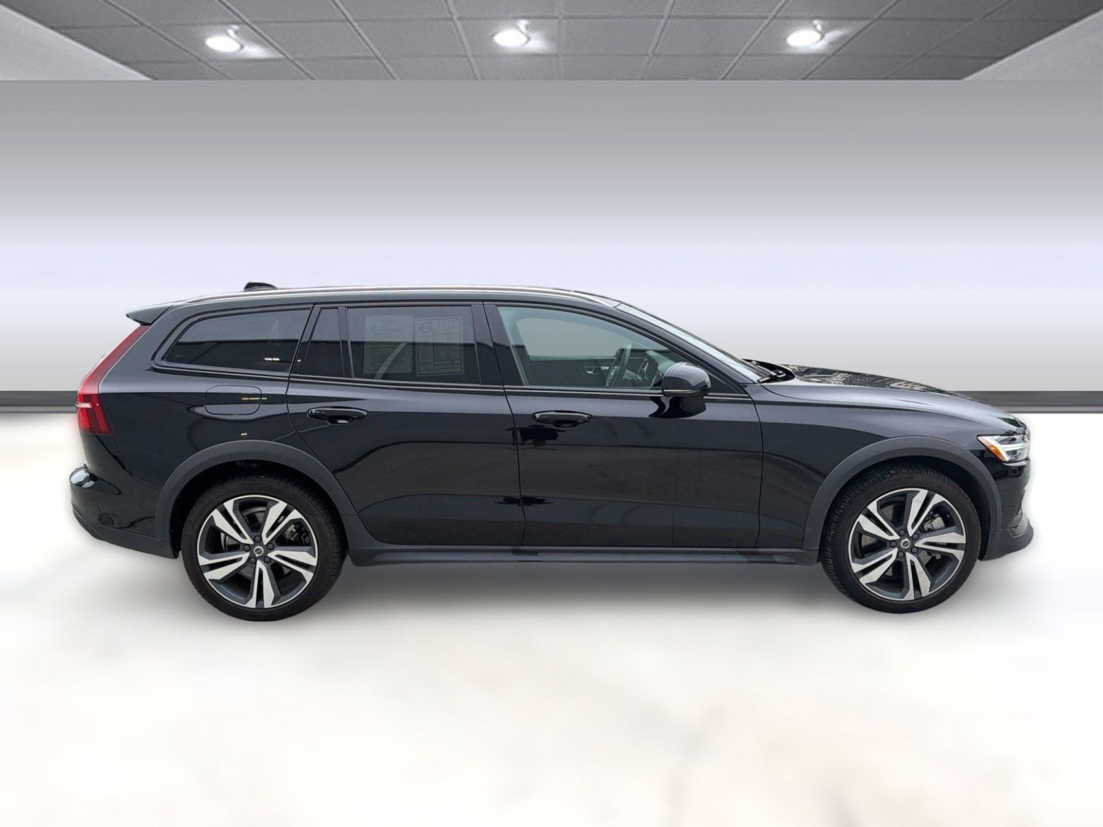 V60 Cross Country Plus Wagon