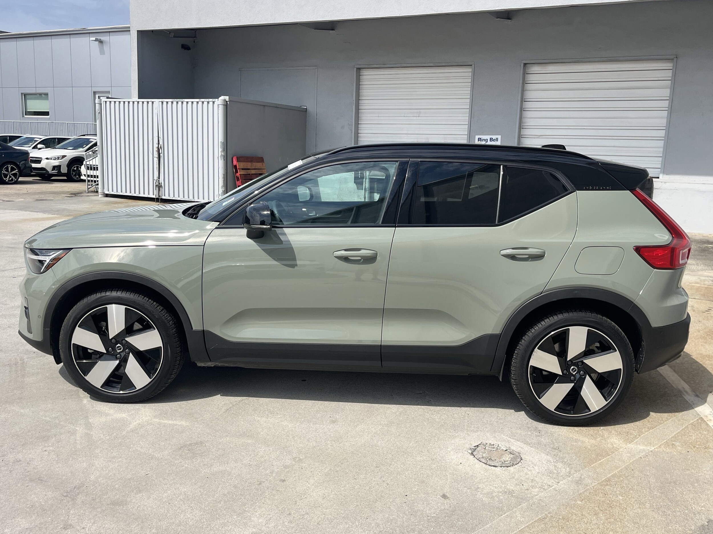2024 Volvo XC40 Recharge Ultimate photo 4