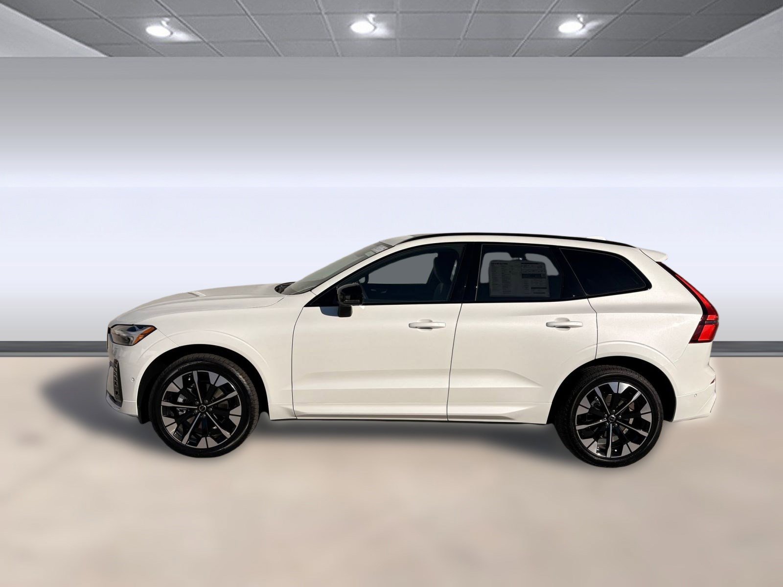 2026 Volvo XC60 B5 Plus photo 2