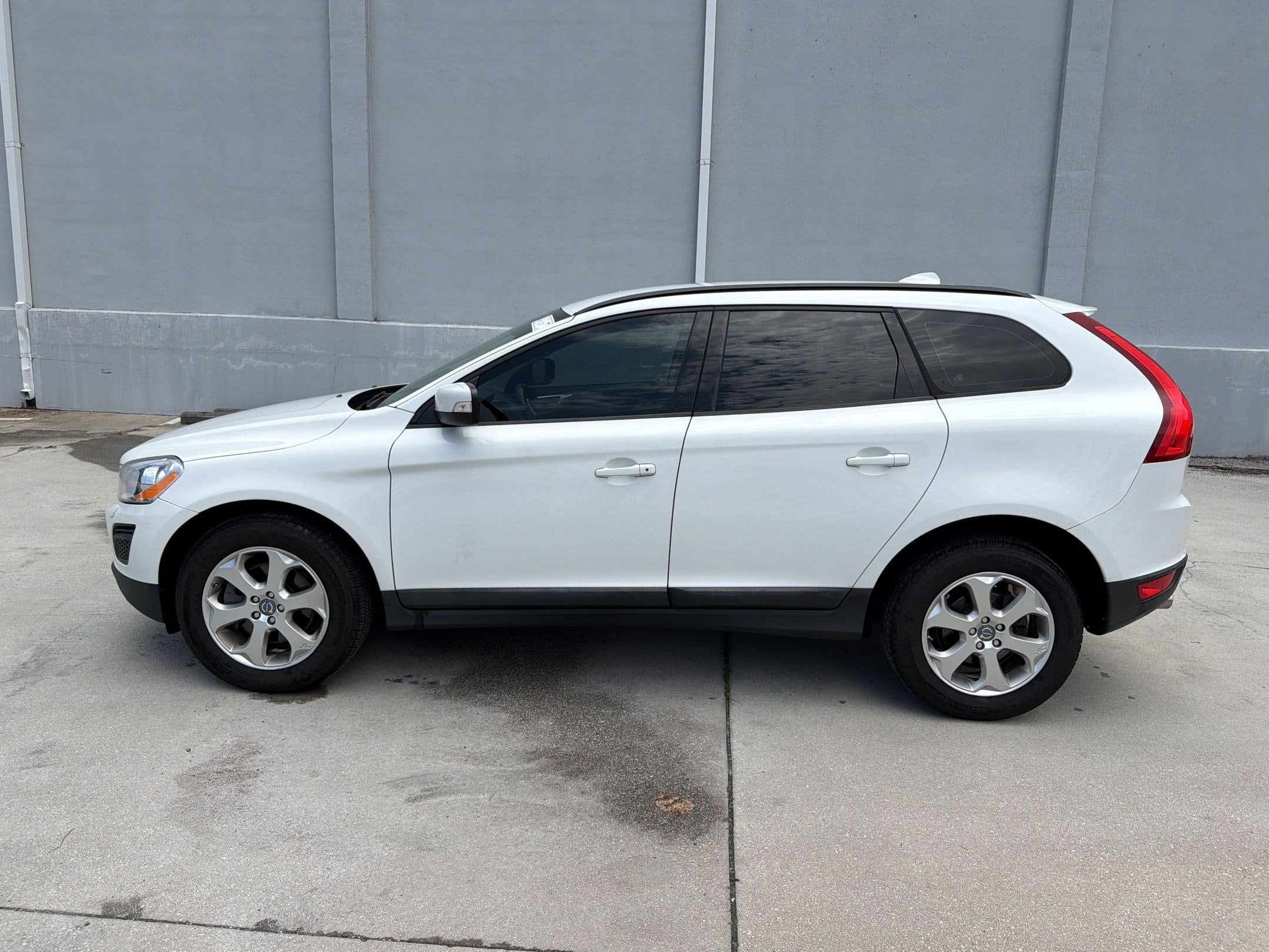 Used 2013 Volvo XC60 3.2 with VIN YV4952DL6D2437226 for sale in Chamblee, GA