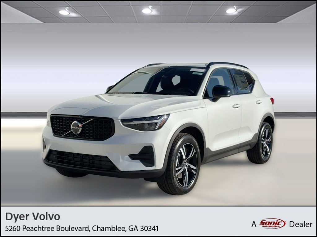 New 2026 Volvo XC40 B5 Core SUV