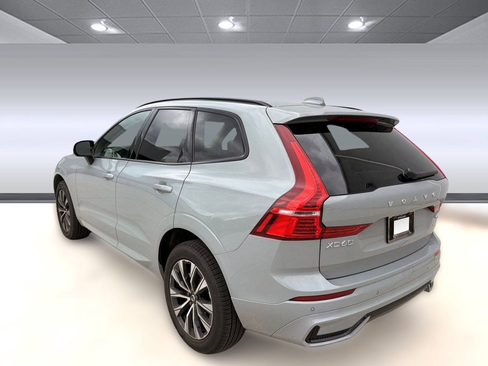 2025 Volvo XC60 B5 Core photo 3