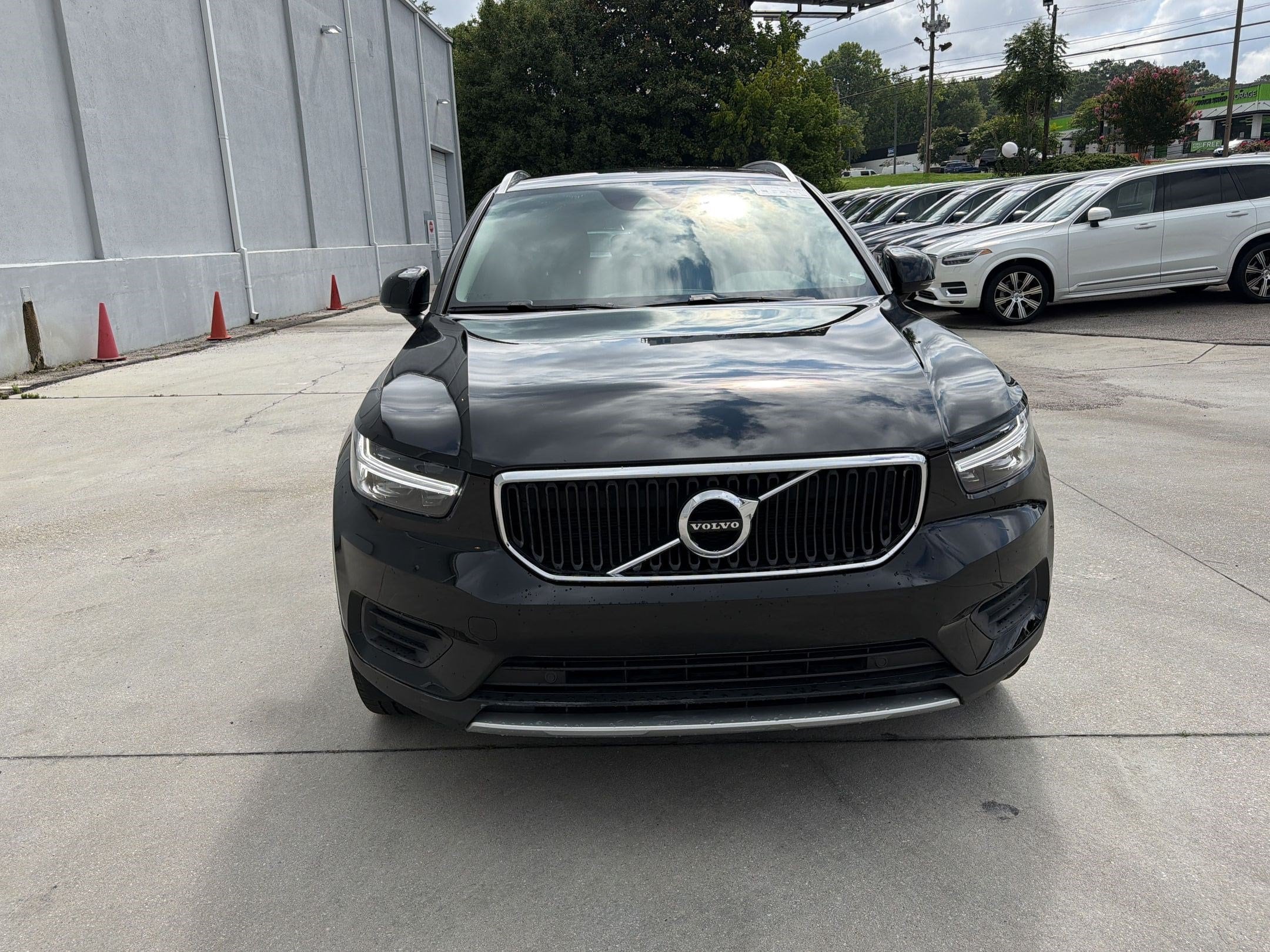XC40 Momentum SUV