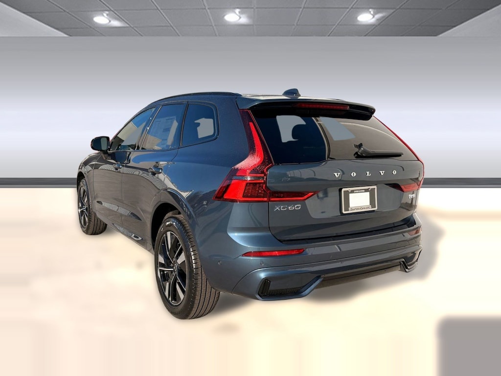 New 2026 Volvo XC60 B5 Plus SUV