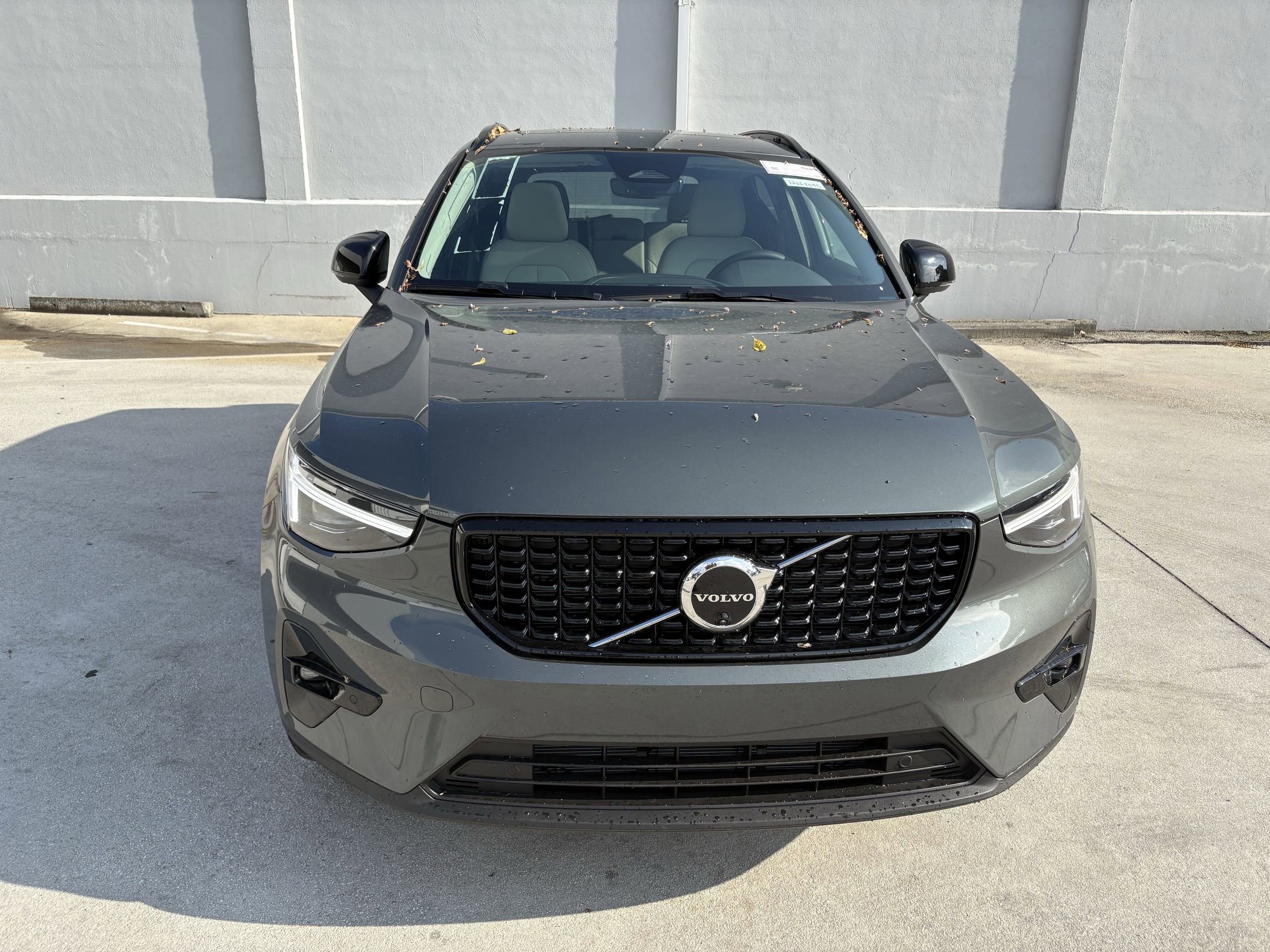 2026 Volvo XC40 Plus photo 4
