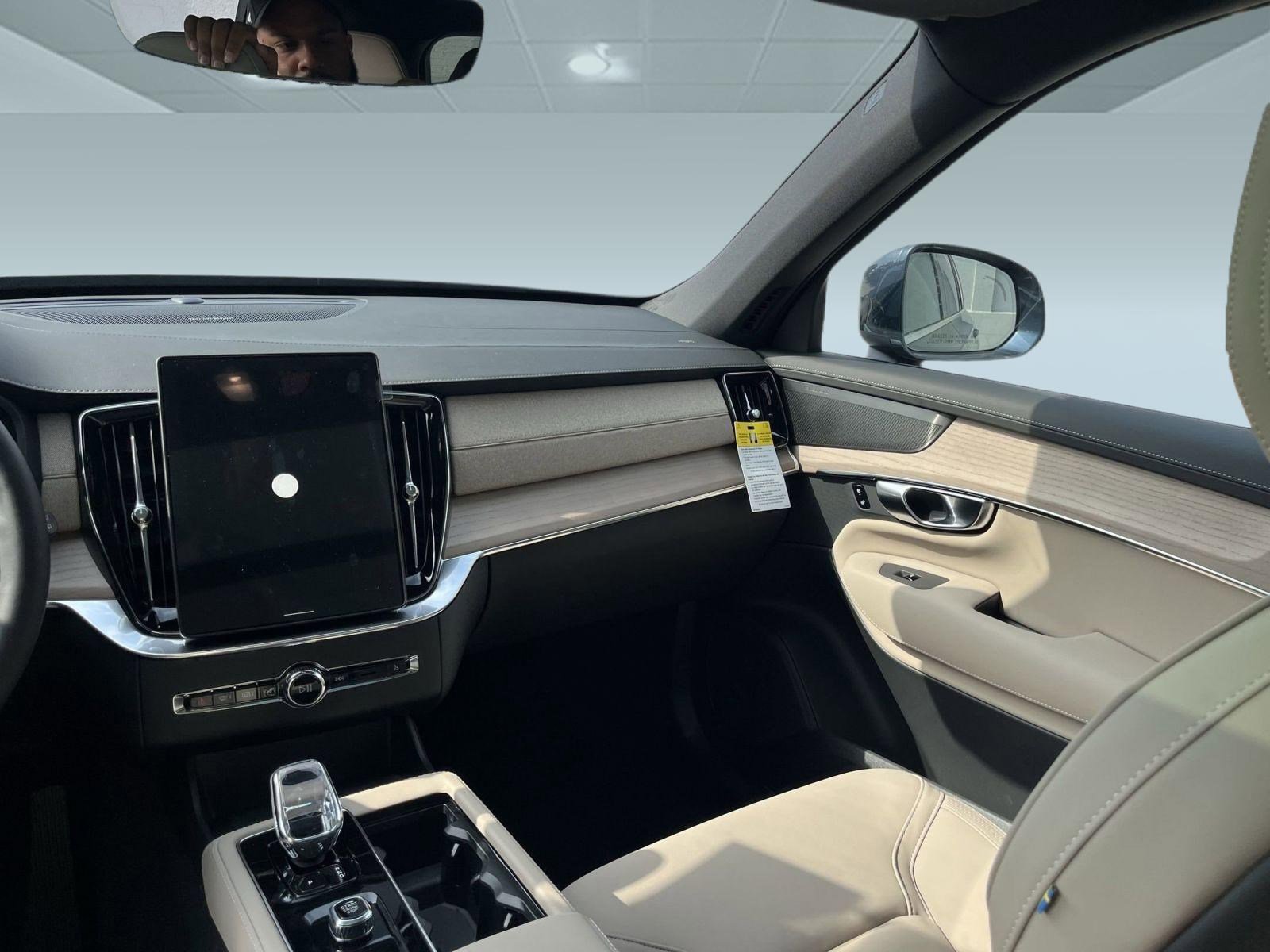 2026 Volvo XC90 Plus - Photo 26