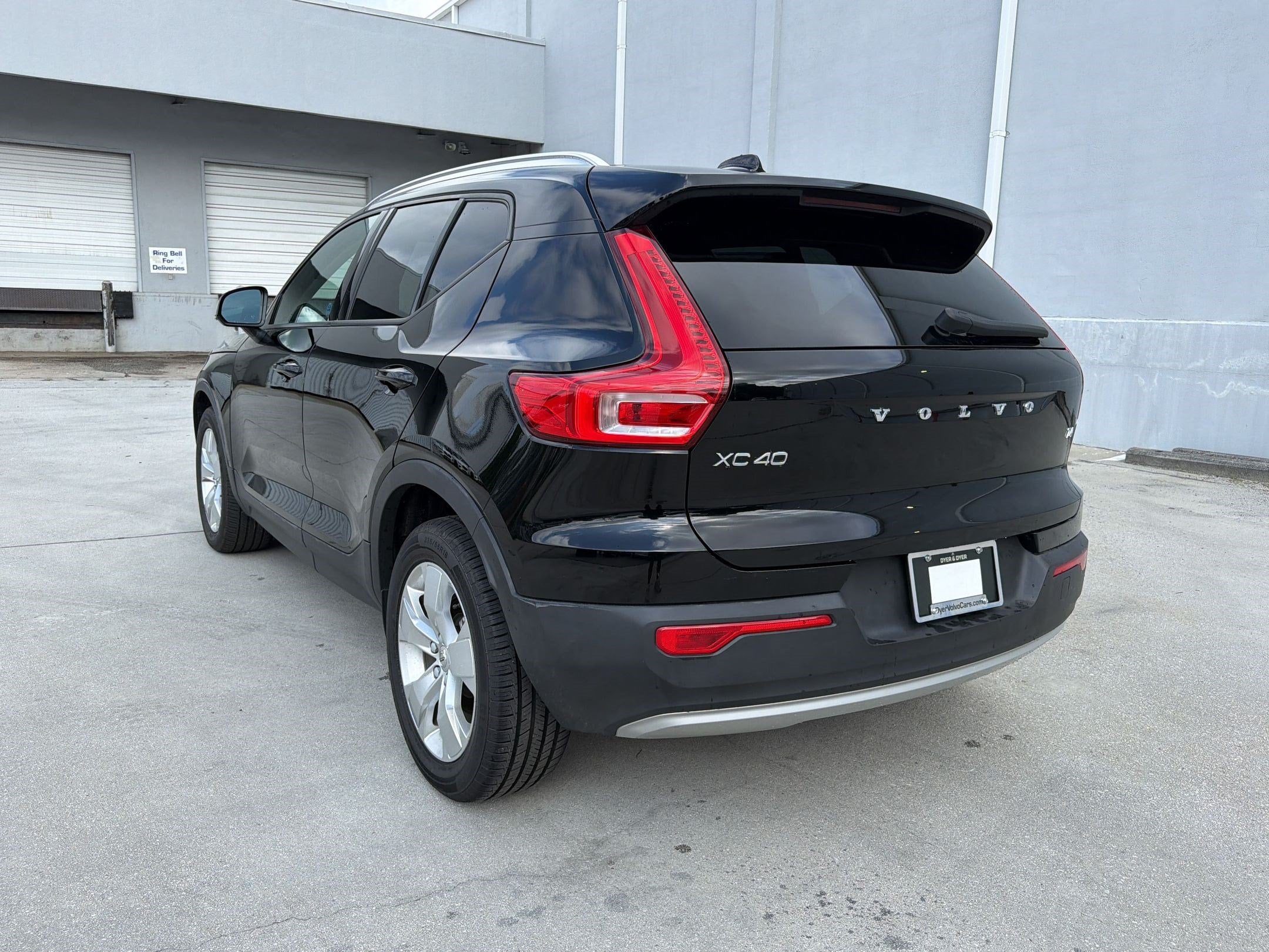 XC40 Momentum SUV