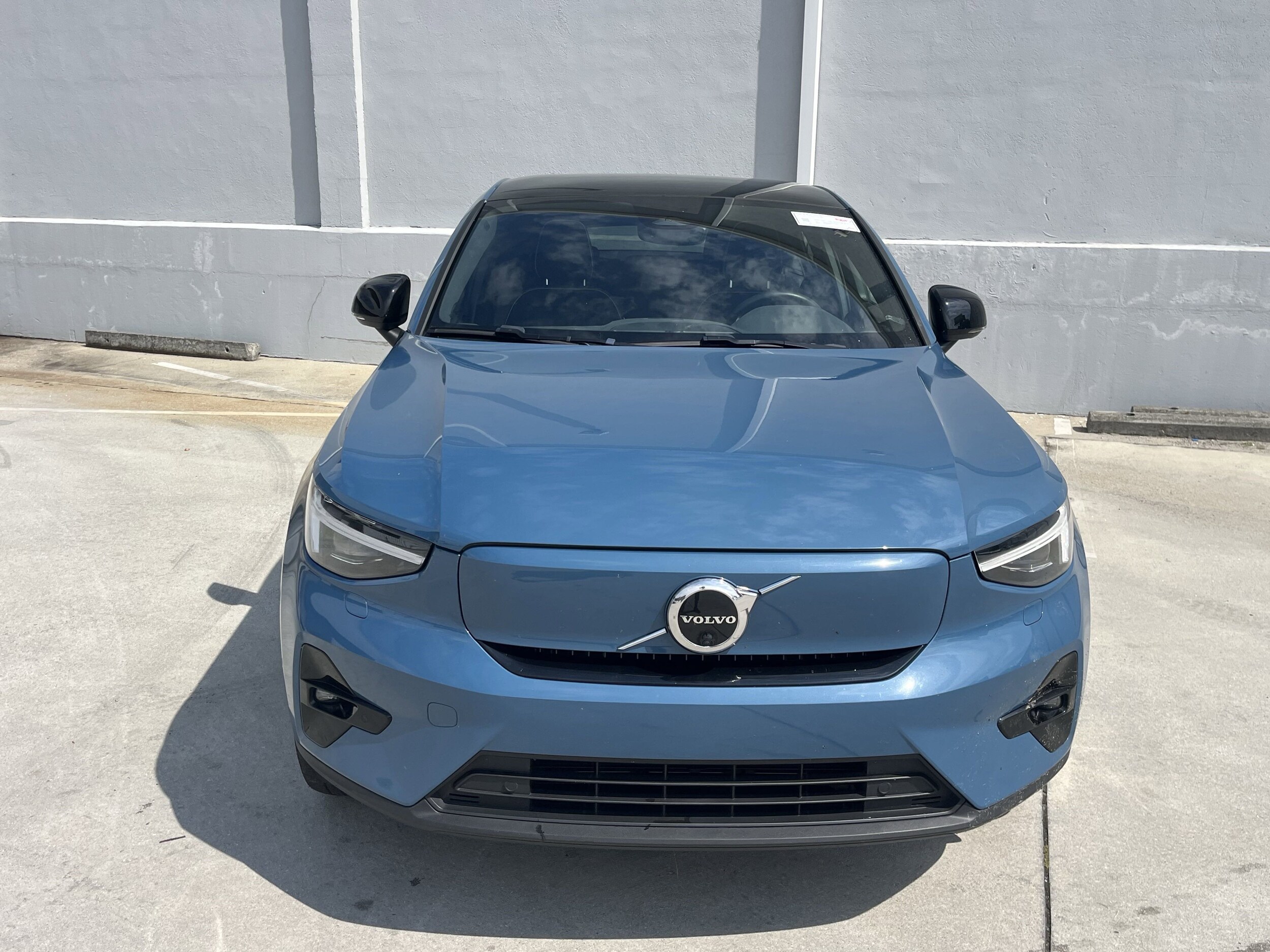 2023 Volvo C40 Recharge Ultimate photo 2