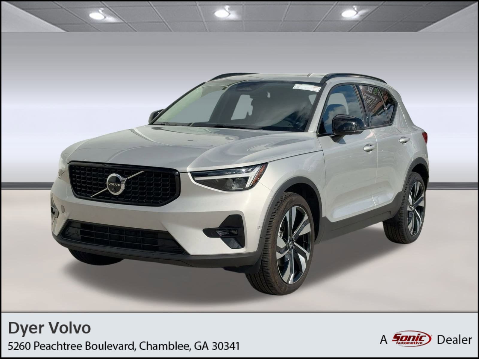 2025 Volvo XC40 Plus's photo