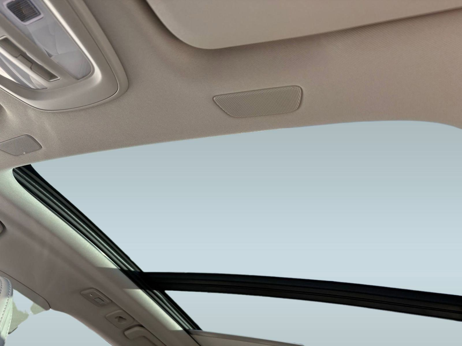 2026 Volvo XC60 Ultra - Photo 14