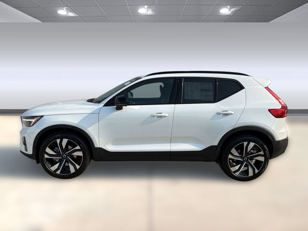 New 2026 Volvo XC40 B5 Plus SUV