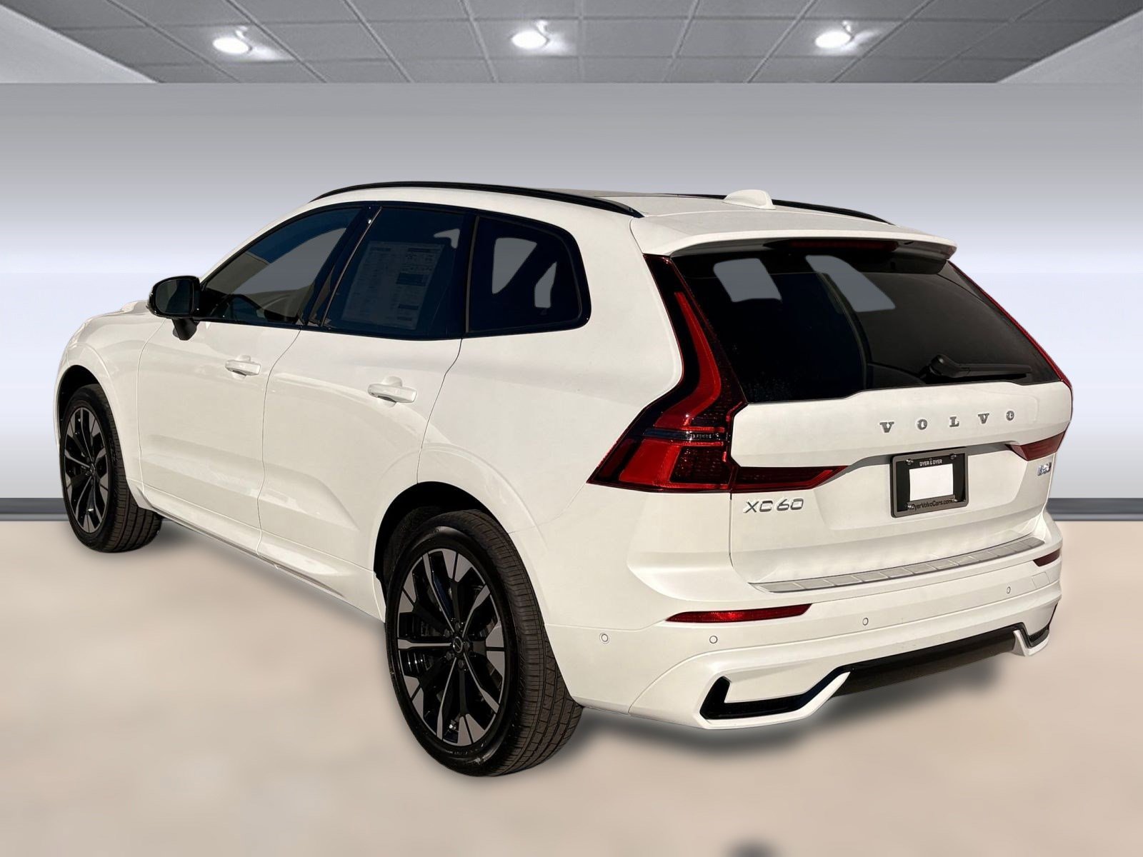 2026 Volvo XC60 B5 Plus photo 3
