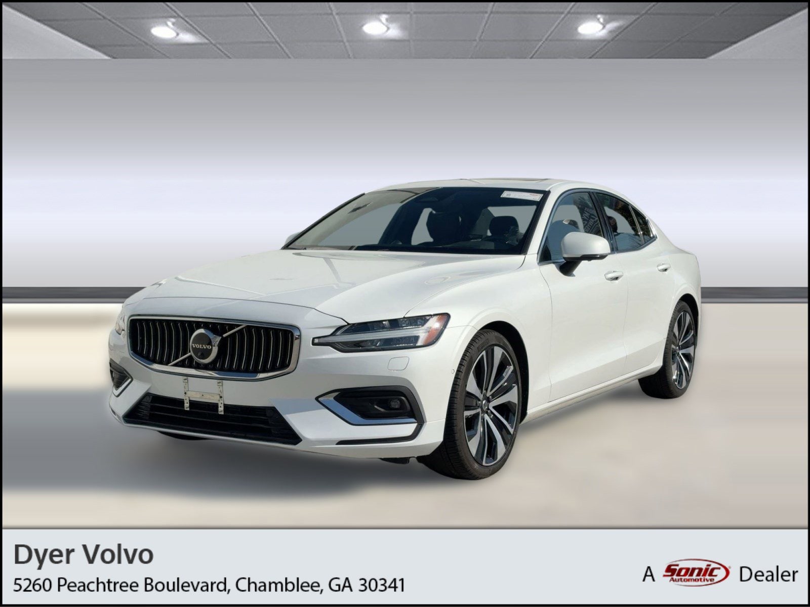 2026 Volvo XC40 B5 Plus Dark AWD's photo