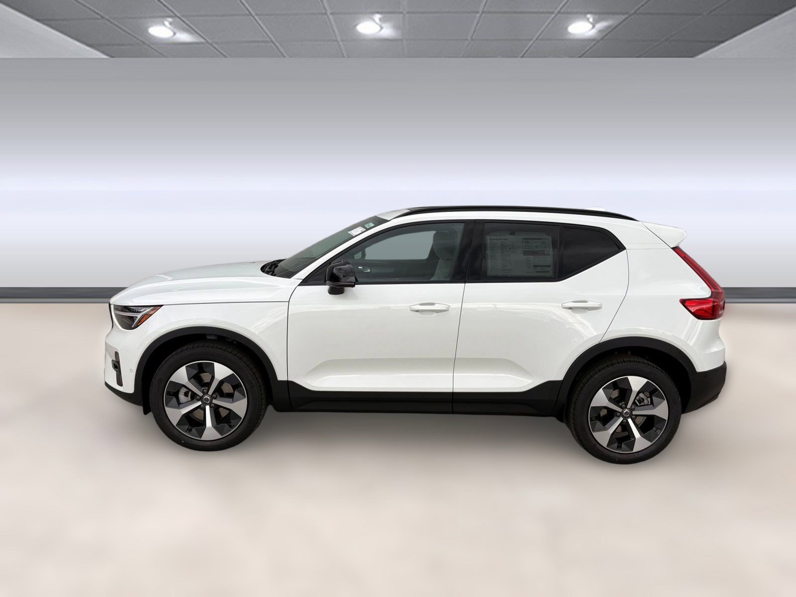 2026 Volvo XC40 Plus photo 2