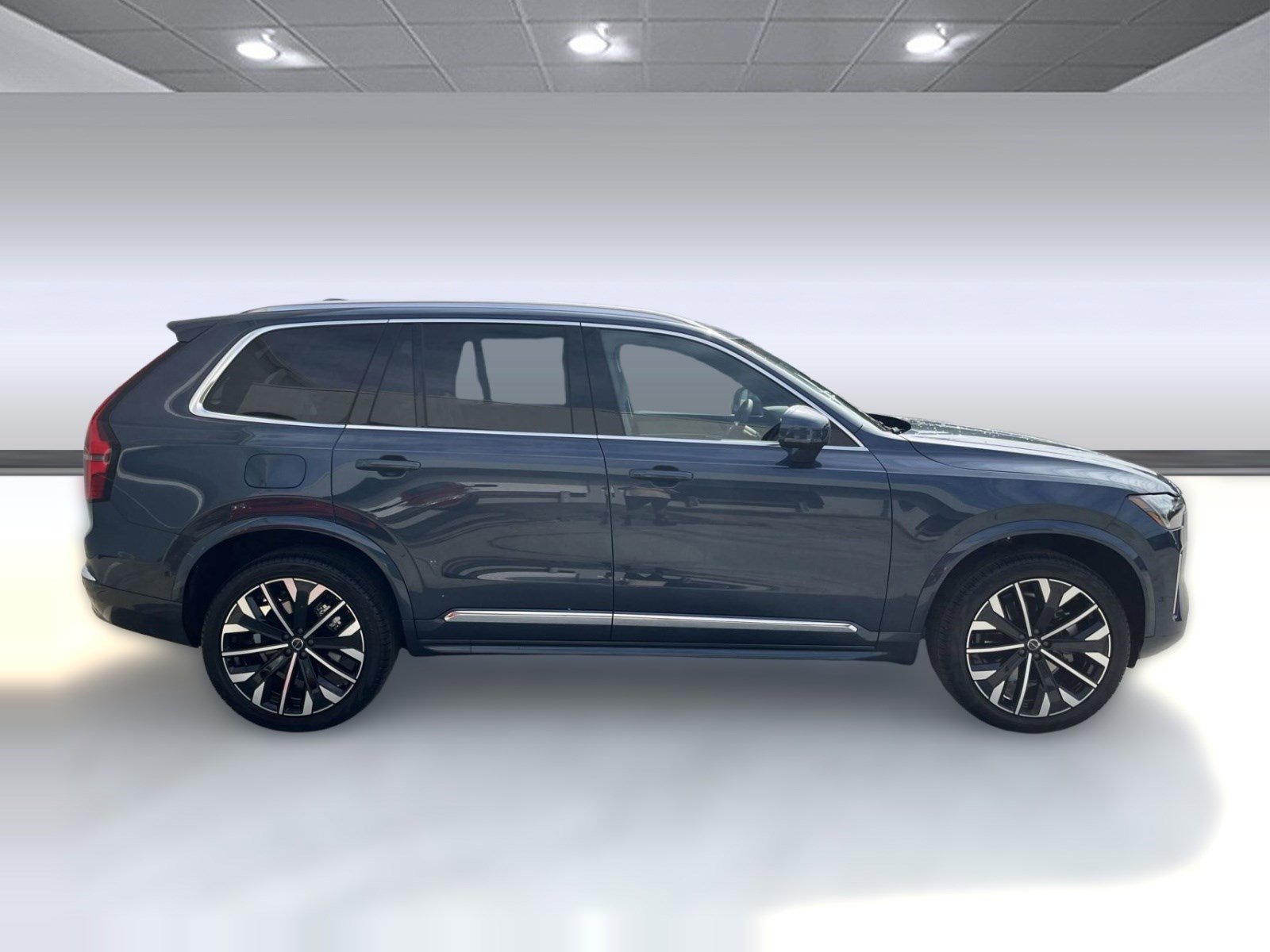 2026 Volvo XC90 Plus - Photo 8