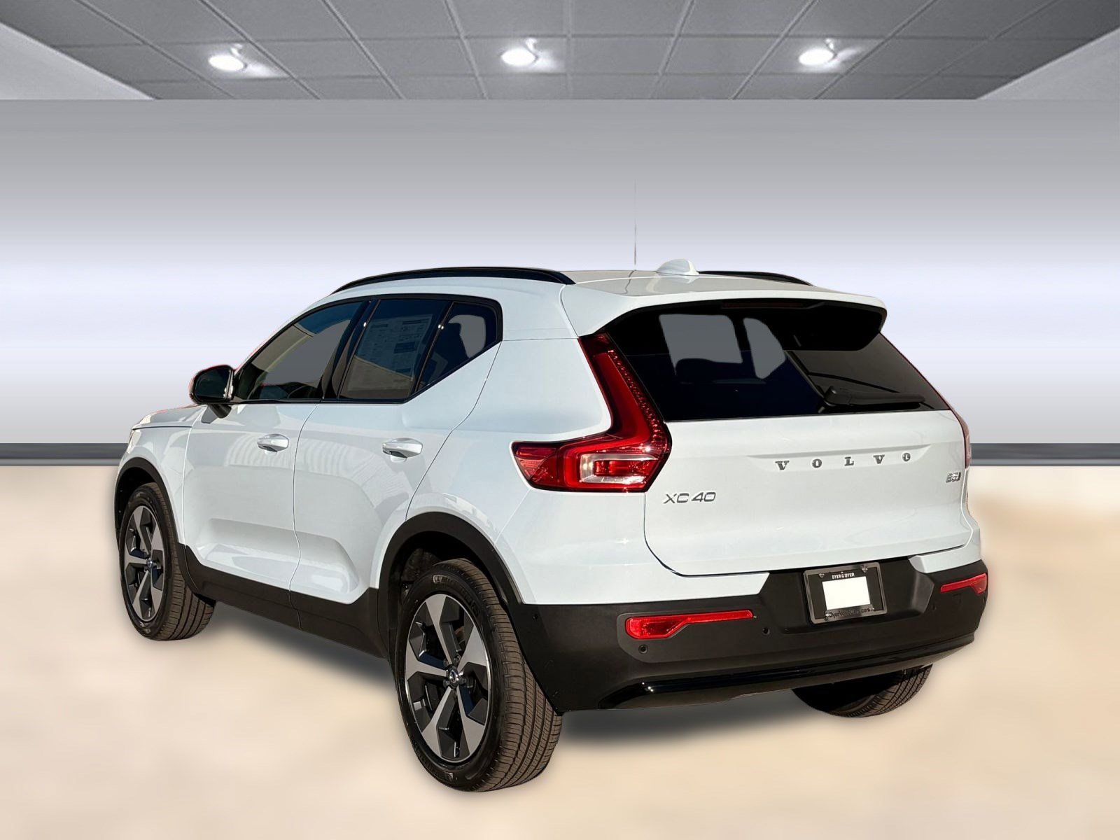 2026 Volvo XC40 Plus photo 3