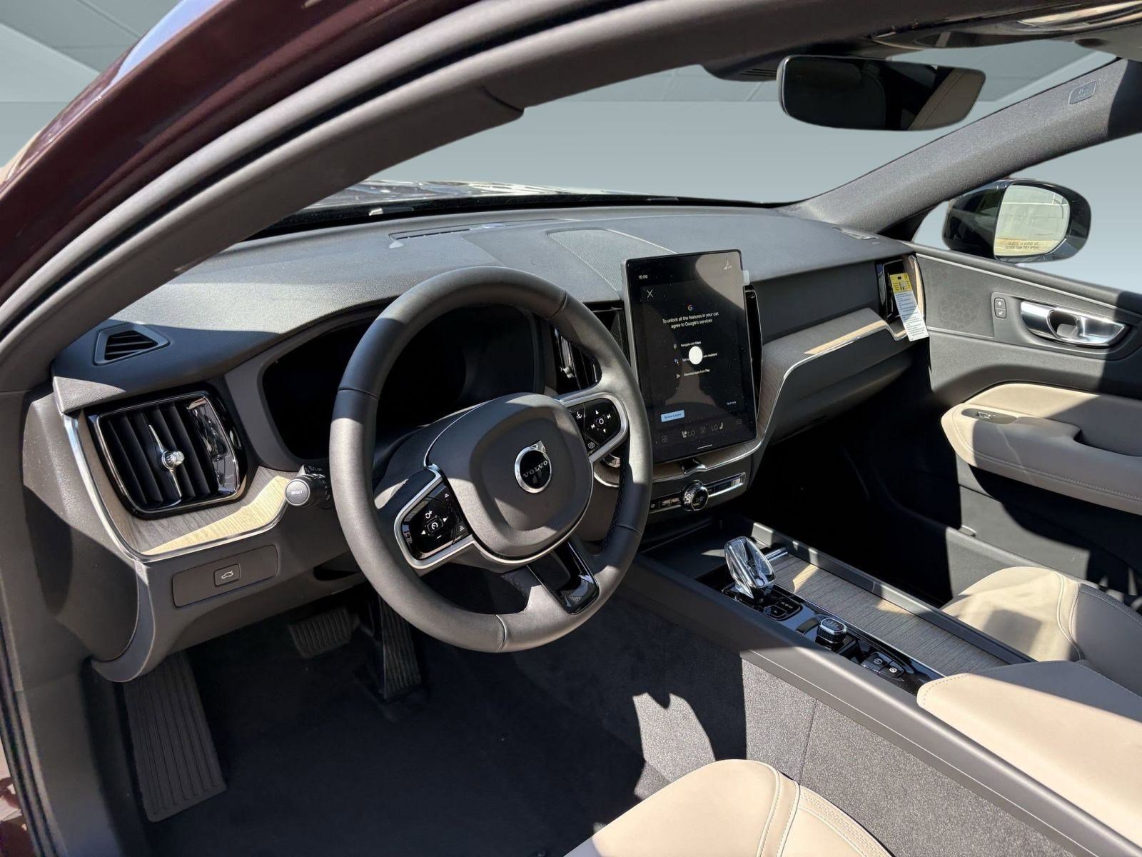 2026 Volvo XC60 B5 Core photo 4