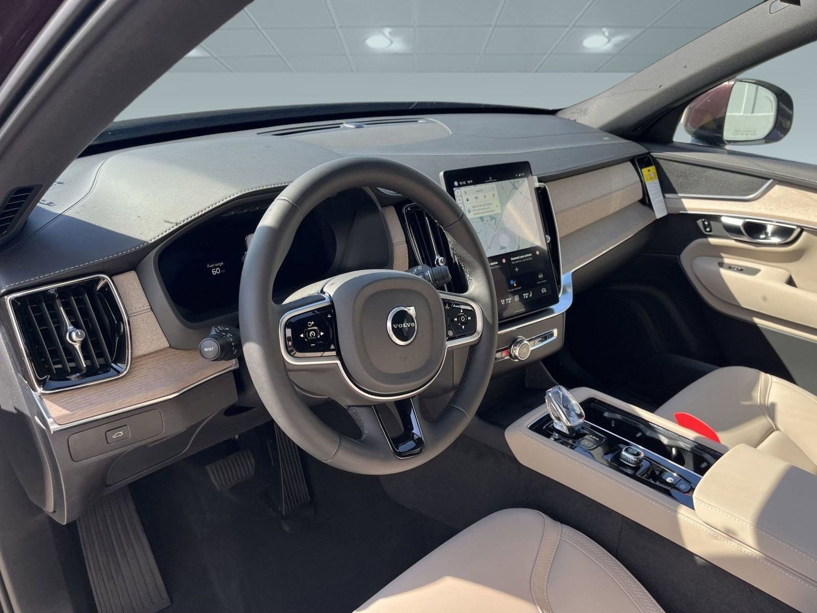 2025 Volvo XC90 Core photo 4