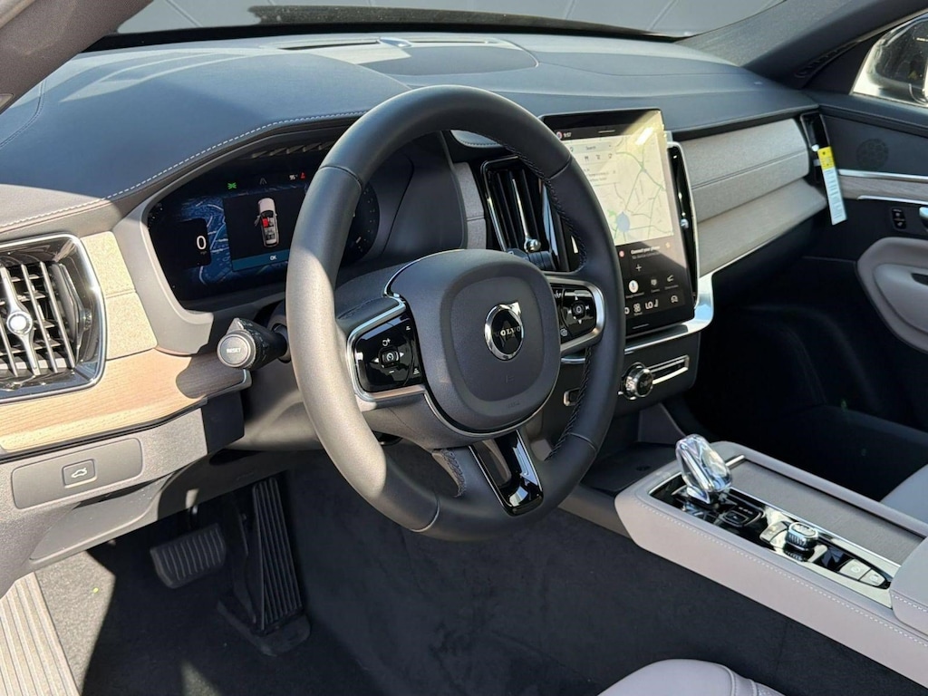 New 2026 Volvo XC90 B5 Core SUV