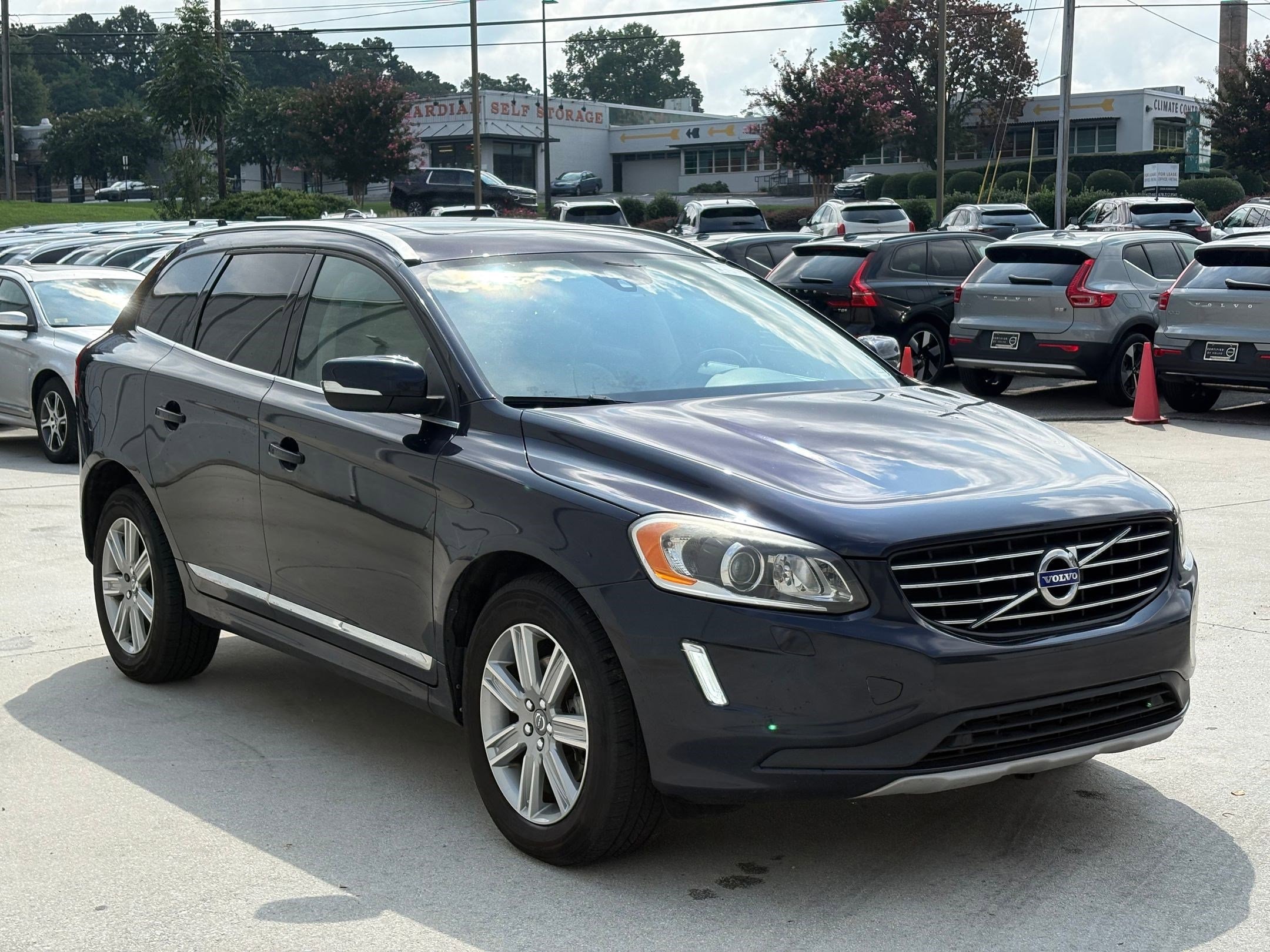 Used 2017 Volvo XC60 T5 Inscription with VIN YV440MDU0H2097025 for sale in Chamblee, GA