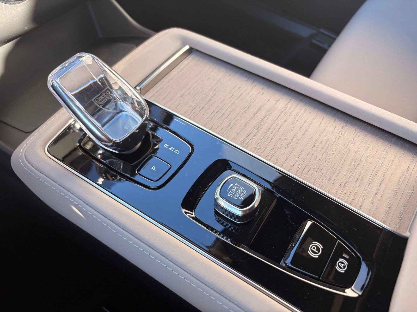 2026 Volvo XC90 Plus - Photo 18