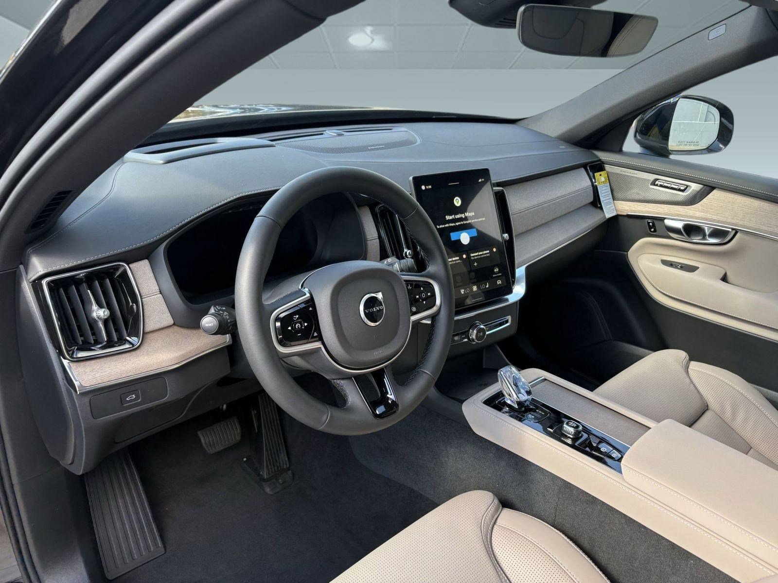 2026 Volvo XC90 B5 photo 3