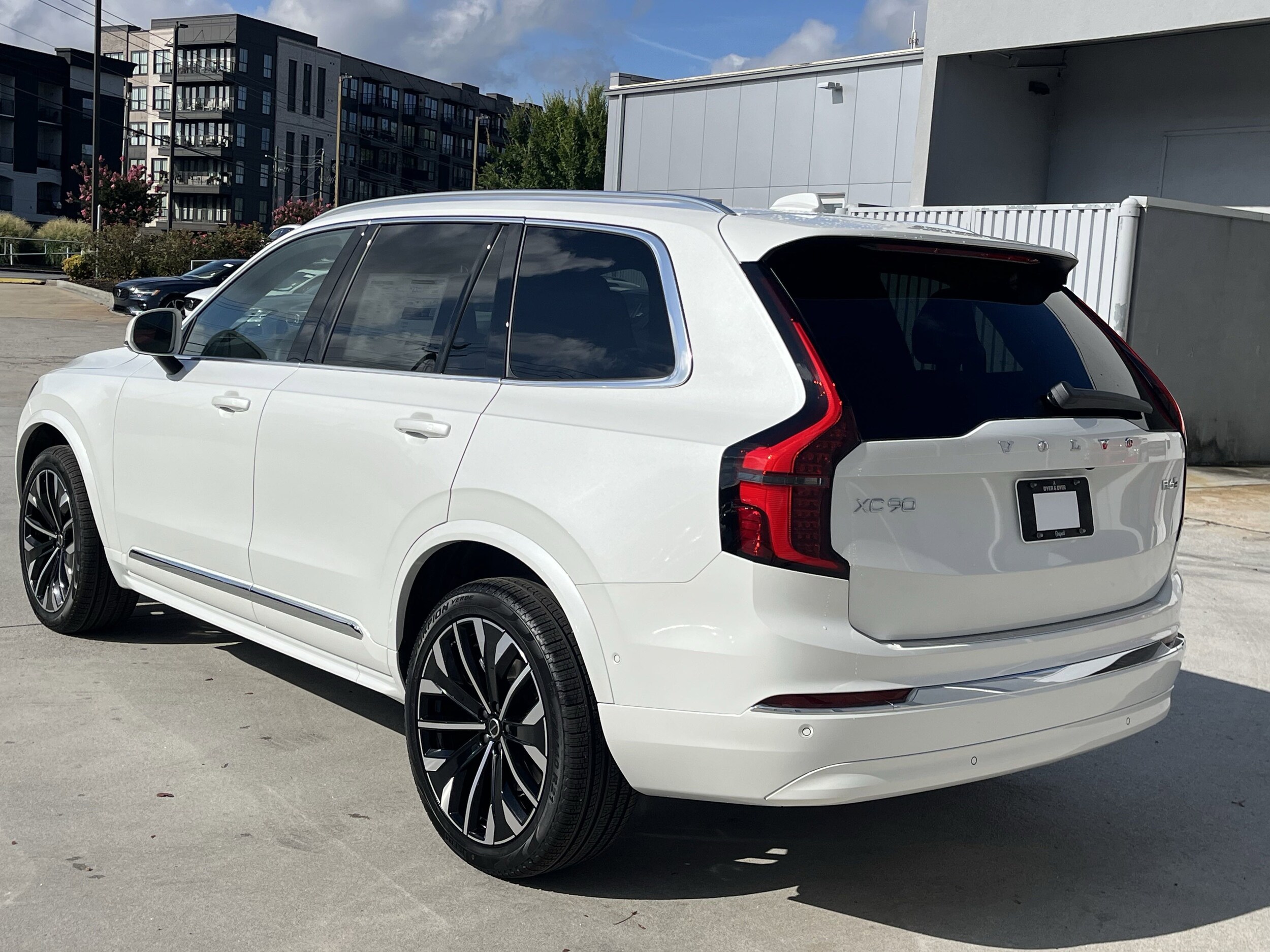 2026 Volvo XC90 Plus photo 4