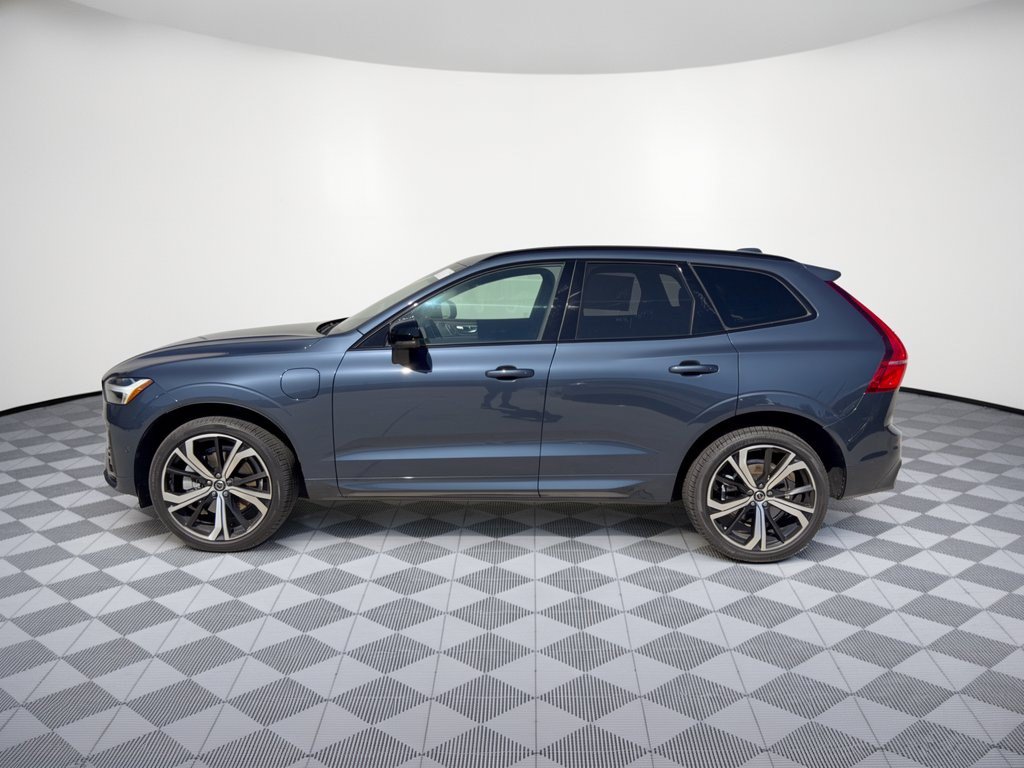 Certified 2024 Volvo XC60 plug-in hybrid Ultimate Dark Theme SUV