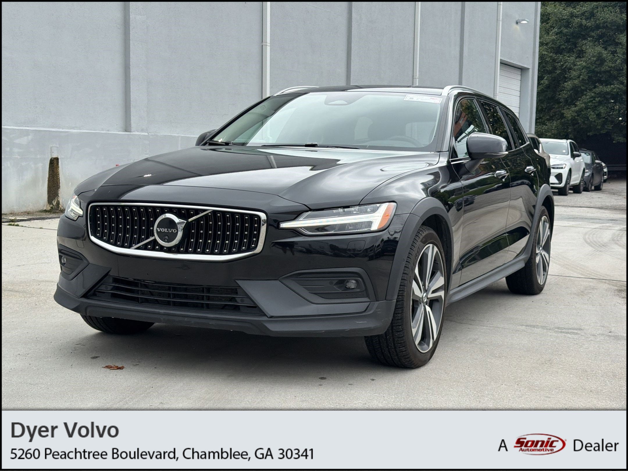 2025 Volvo V60 Cross Country B5 Plus AWD's photo
