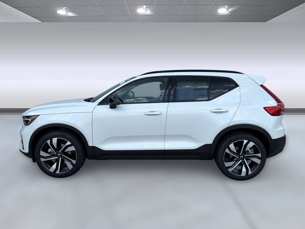 New 2026 Volvo XC40 B4 Plus SUV
