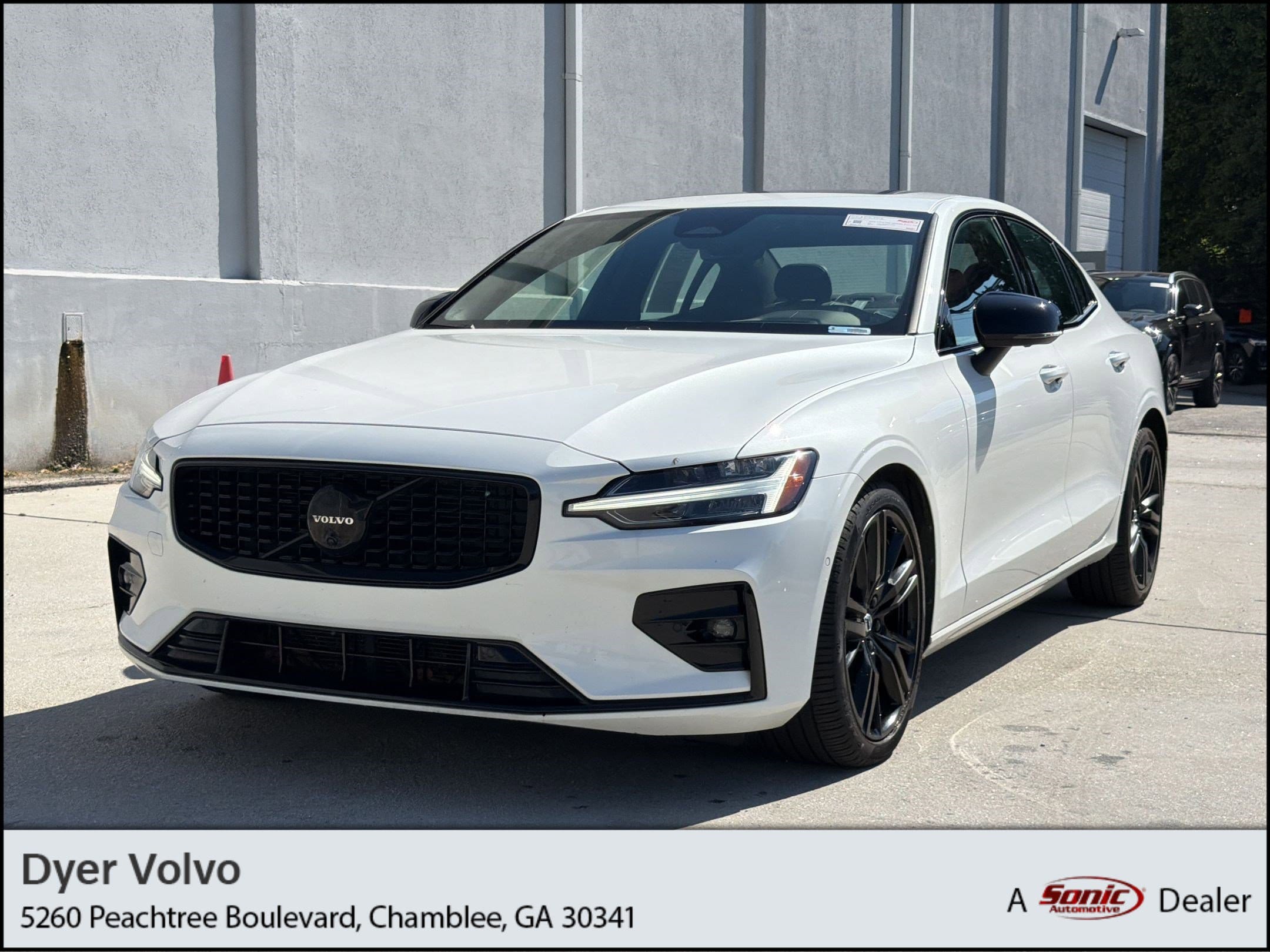 2023 Volvo S60 B5 Ultimate Black Edition's photo