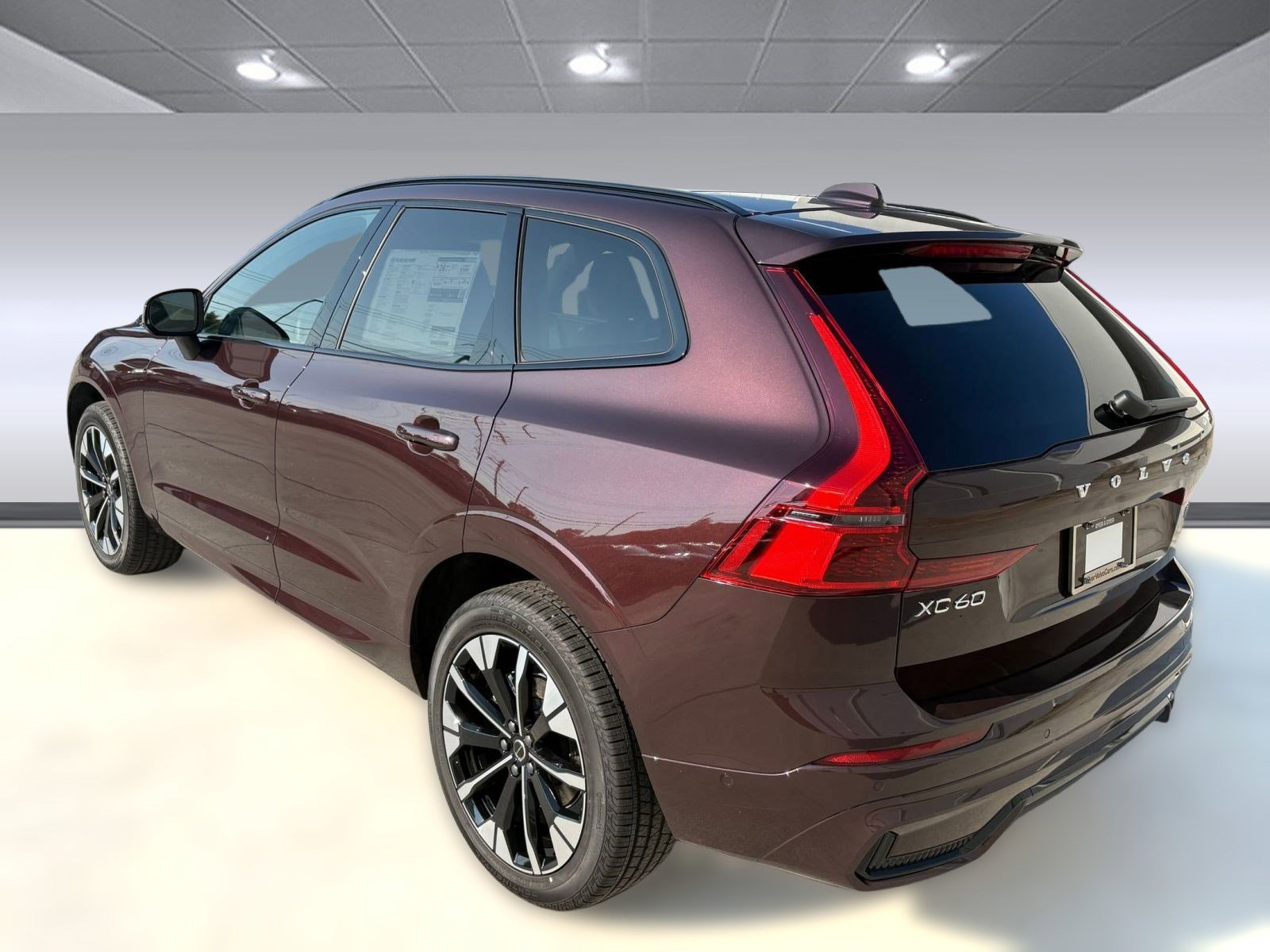2026 Volvo XC60 B5 Plus photo 2