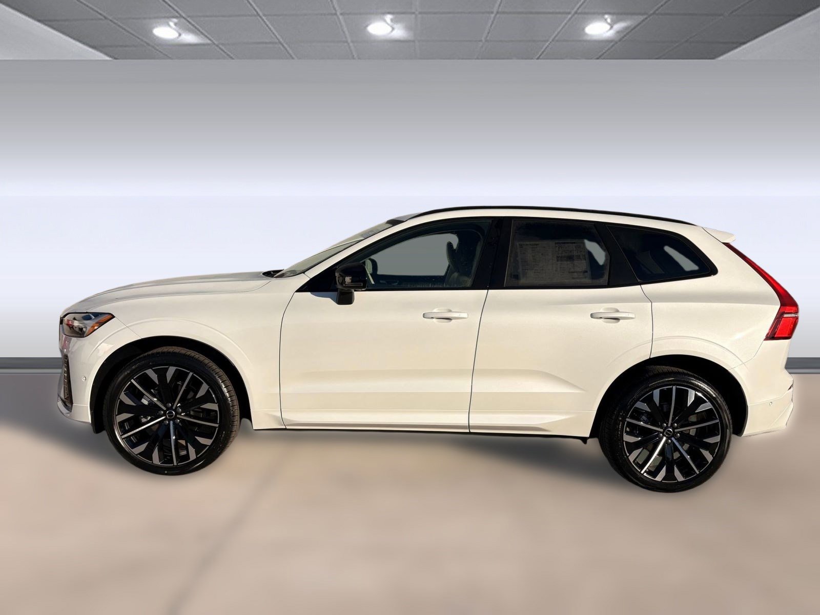 2026 Volvo XC60 B5 photo 2