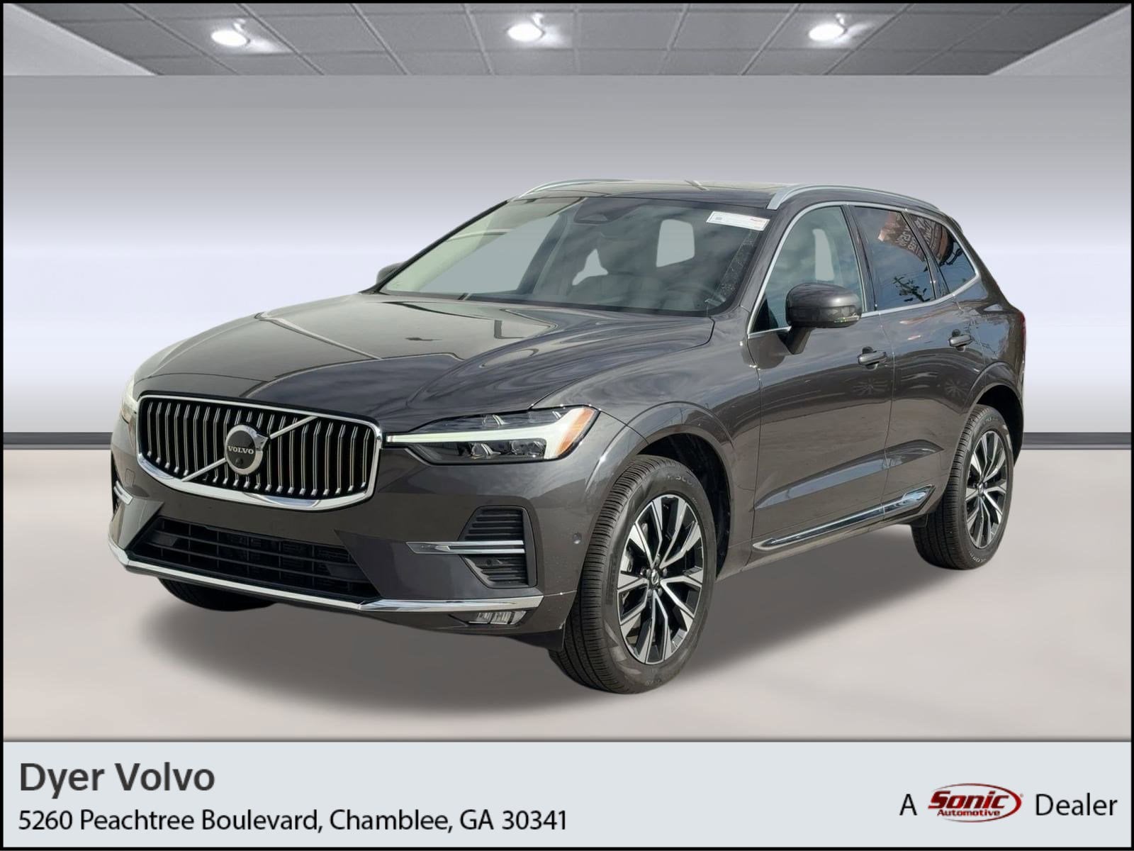 2023 Volvo XC60 Plus's photo
