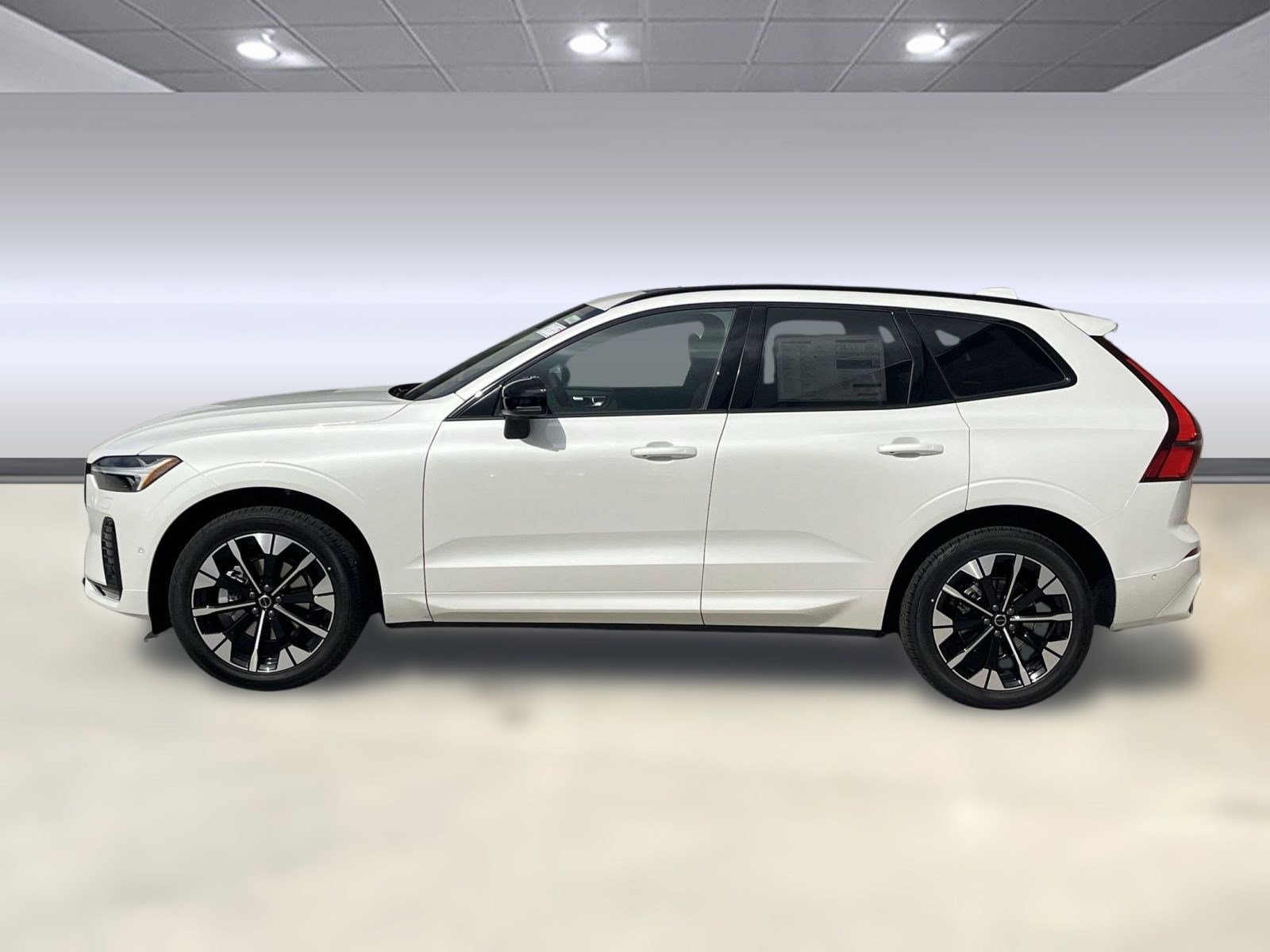 2026 Volvo XC60 B5 Plus photo 2