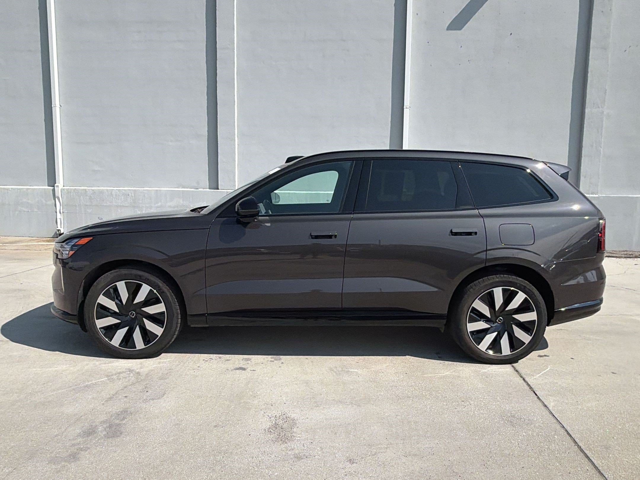 Used 2025 Volvo EX90 Plus with VIN 7JDE23VK2SG021087 for sale in Chamblee, GA
