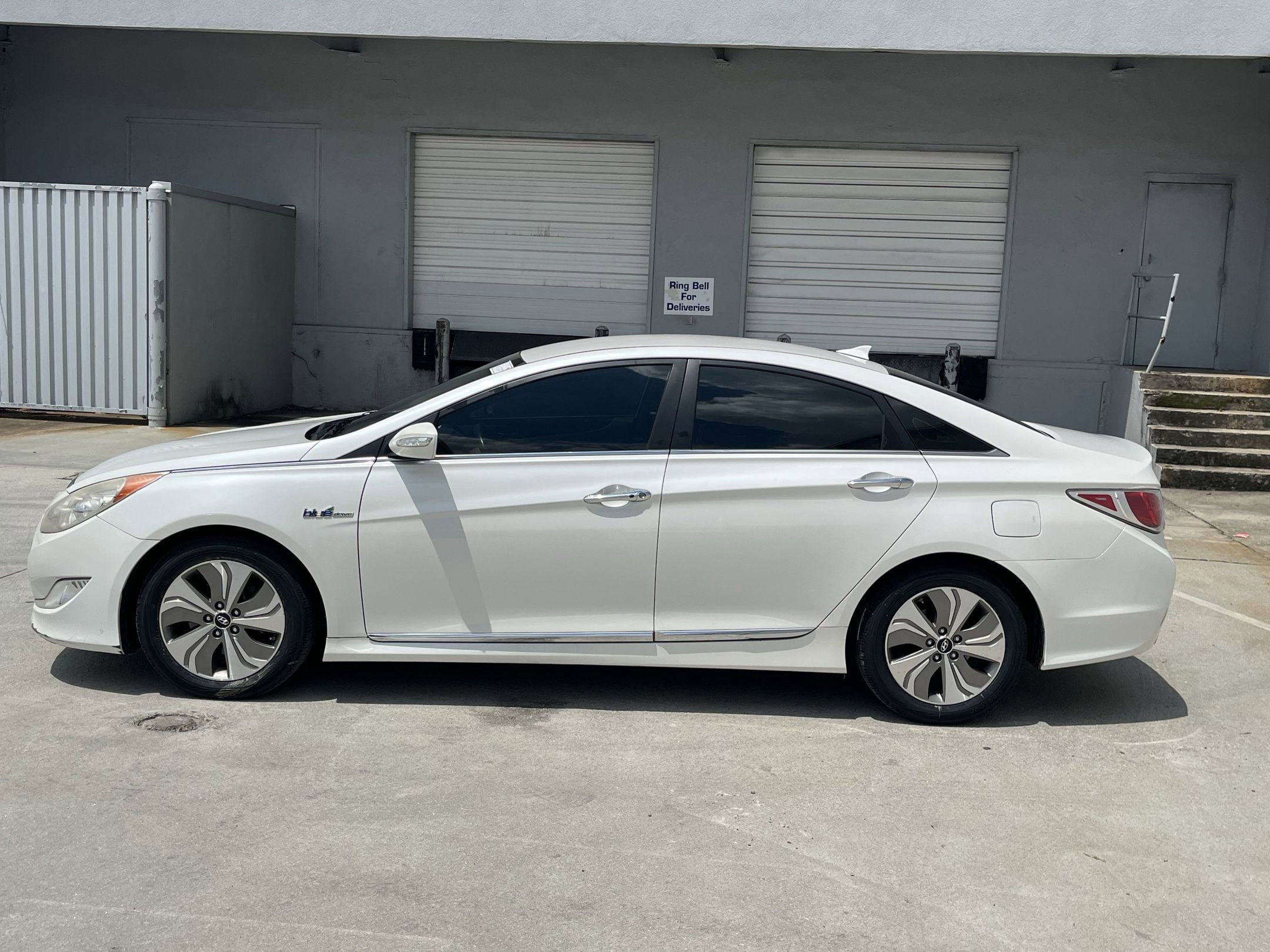 Used 2013 Hyundai Sonata Hybrid Limited with VIN KMHEC4A43DA081013 for sale in Chamblee, GA