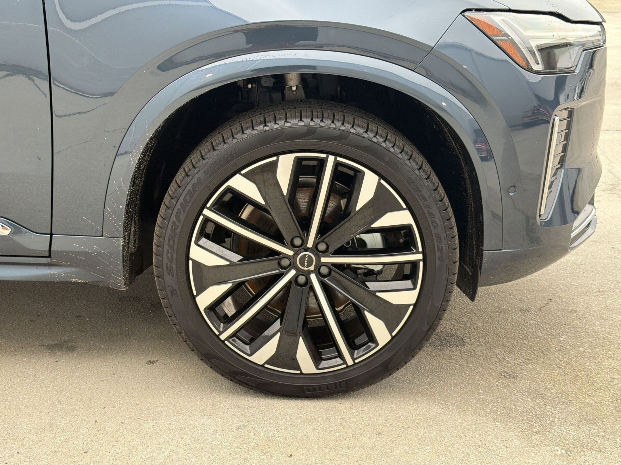 2026 Volvo XC90 Plus - Photo 12