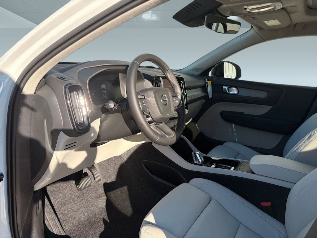 New 2026 Volvo XC40 B5 Plus SUV