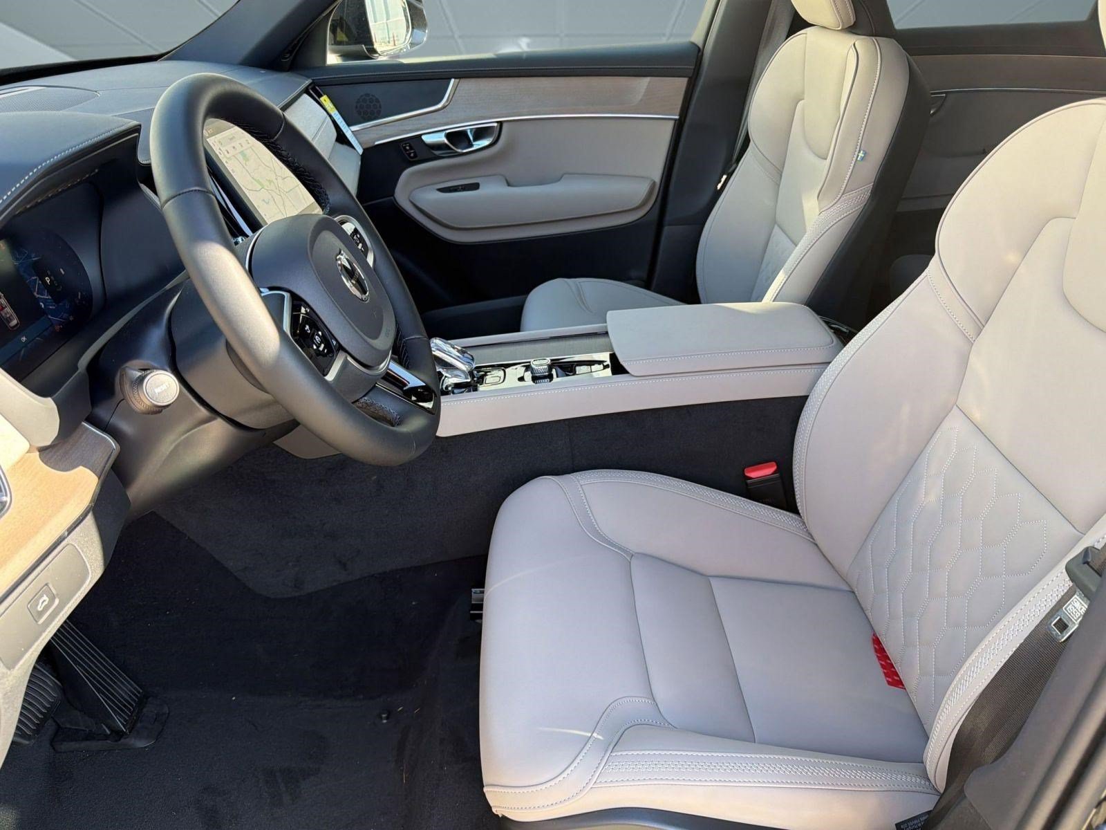XC90 B6 Plus 6-Seater SUV