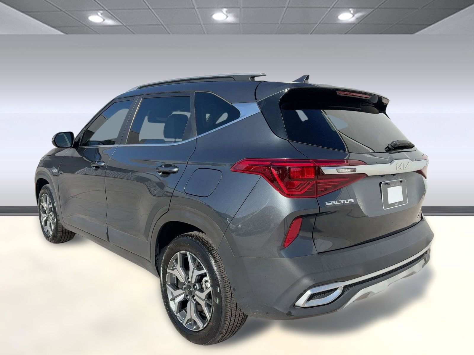 2023 Kia Seltos EX photo 3