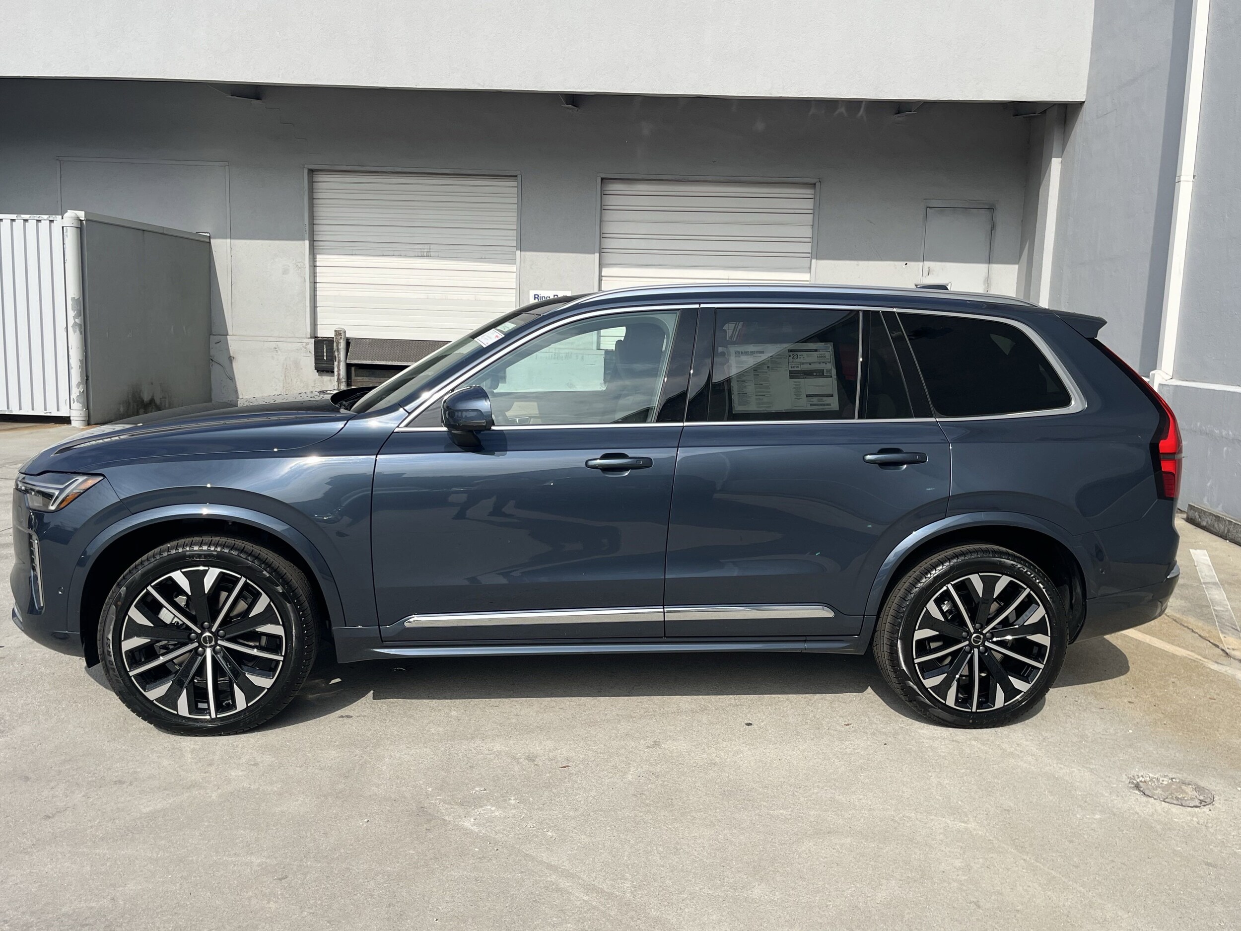 2026 Volvo XC90 Plus photo 3